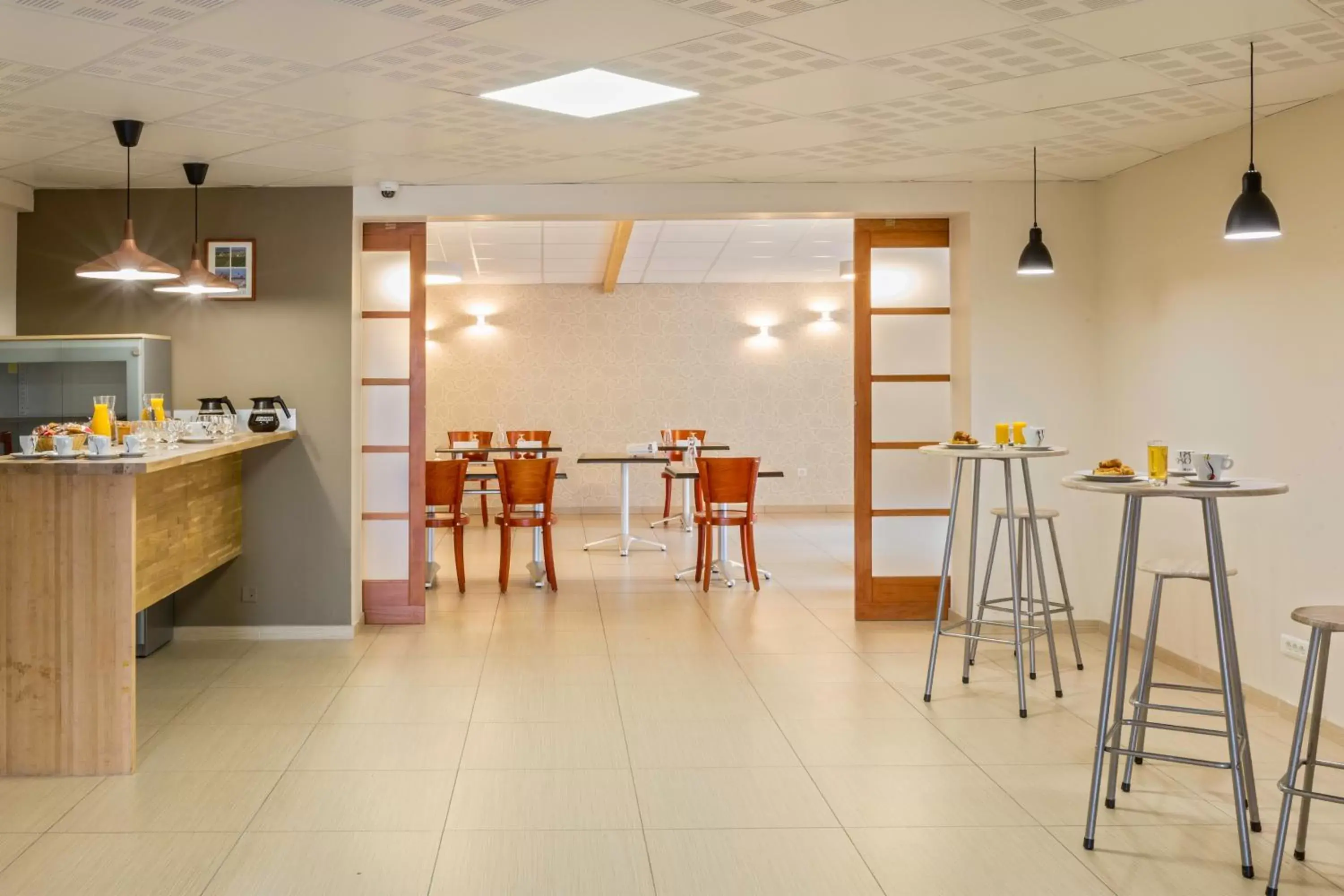 Meeting/conference room, Restaurant/Places to Eat in Sure Hotel by Best Western Reims Nord