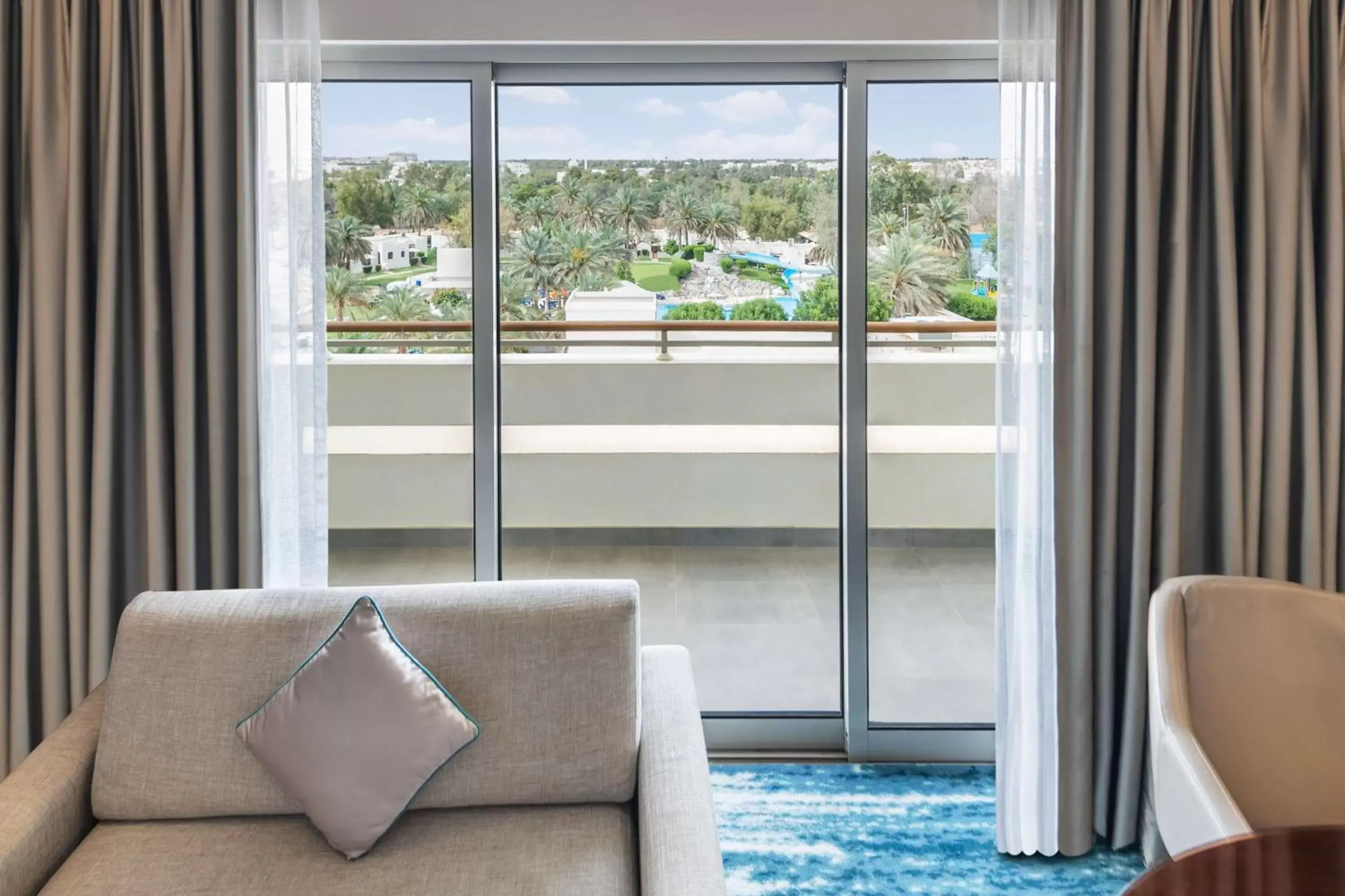 Seating Area in Radisson Blu Hotel & Resort, Al Ain