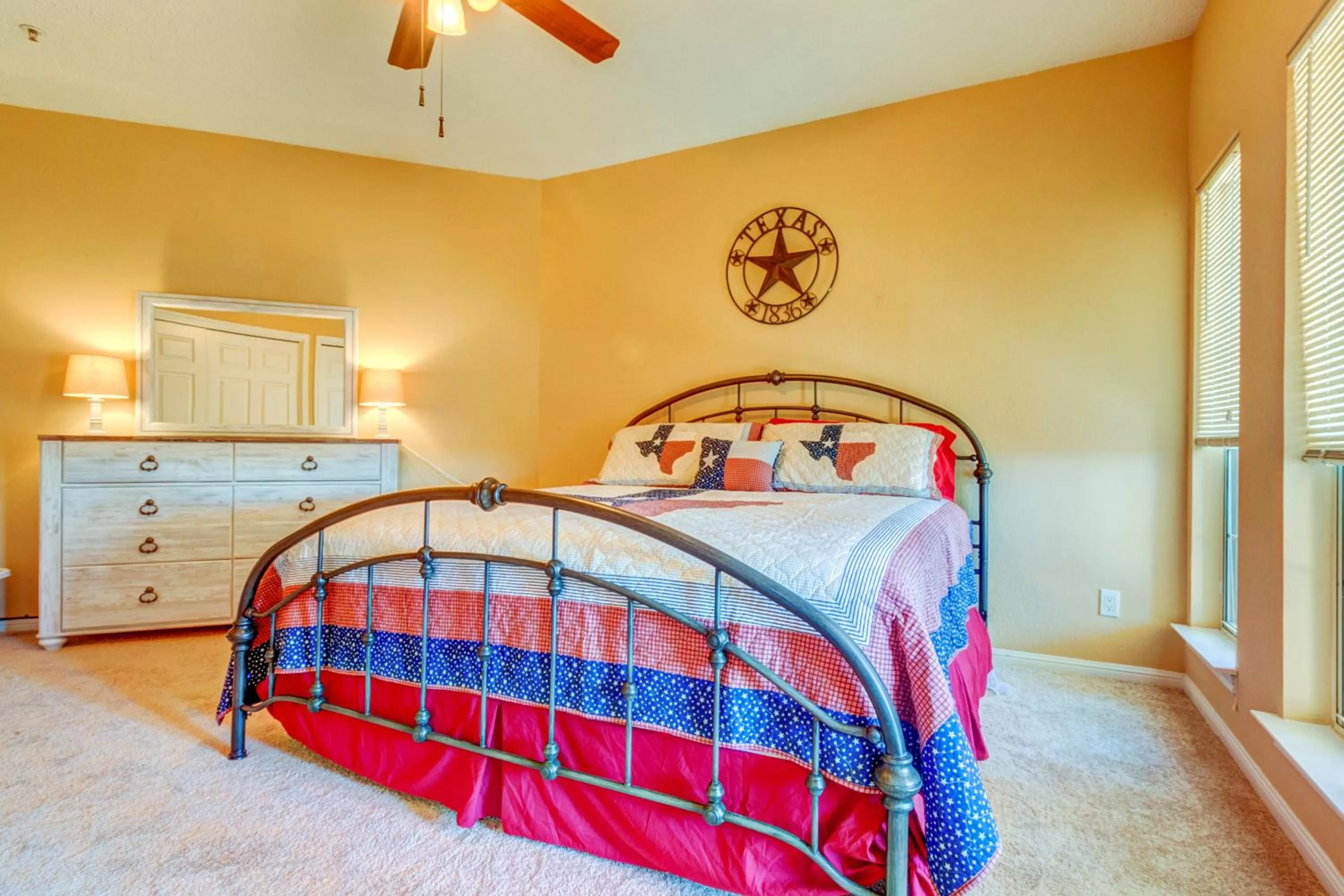 Bed in Texas on the Lake