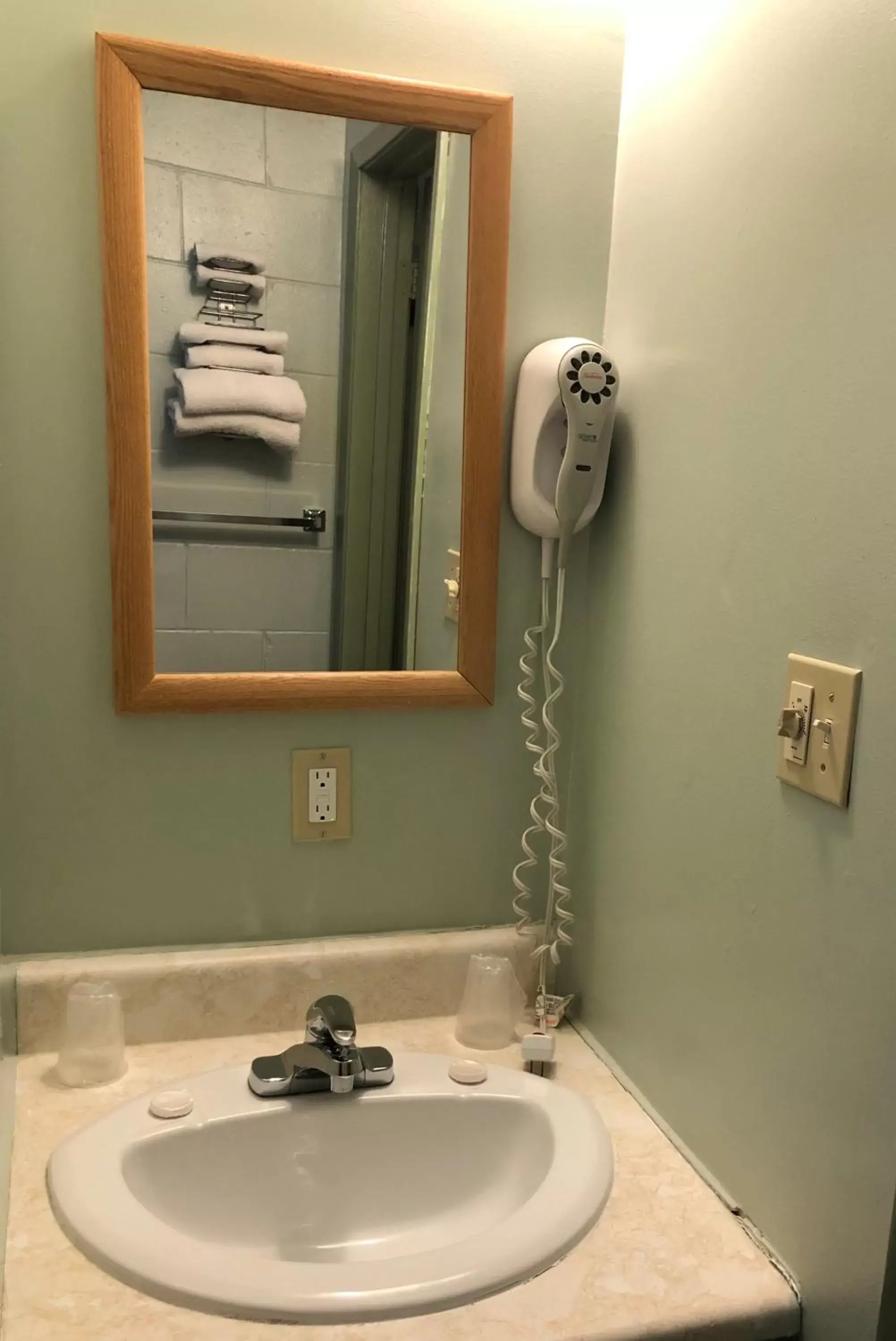 Bathroom in Chimo Motel