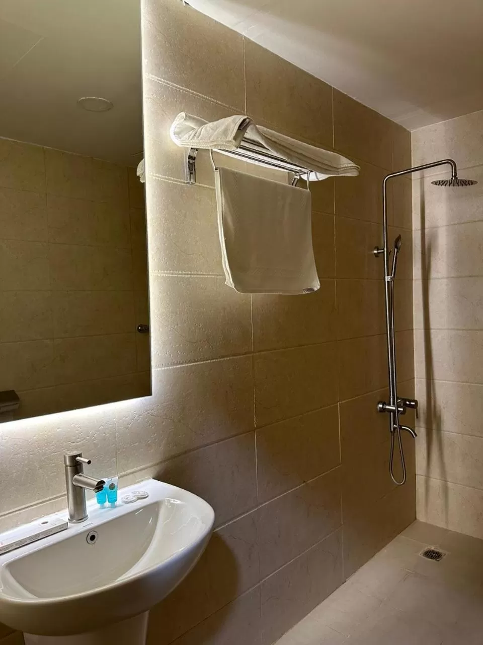 Shower in Sweet Home For Serviced Accommodation