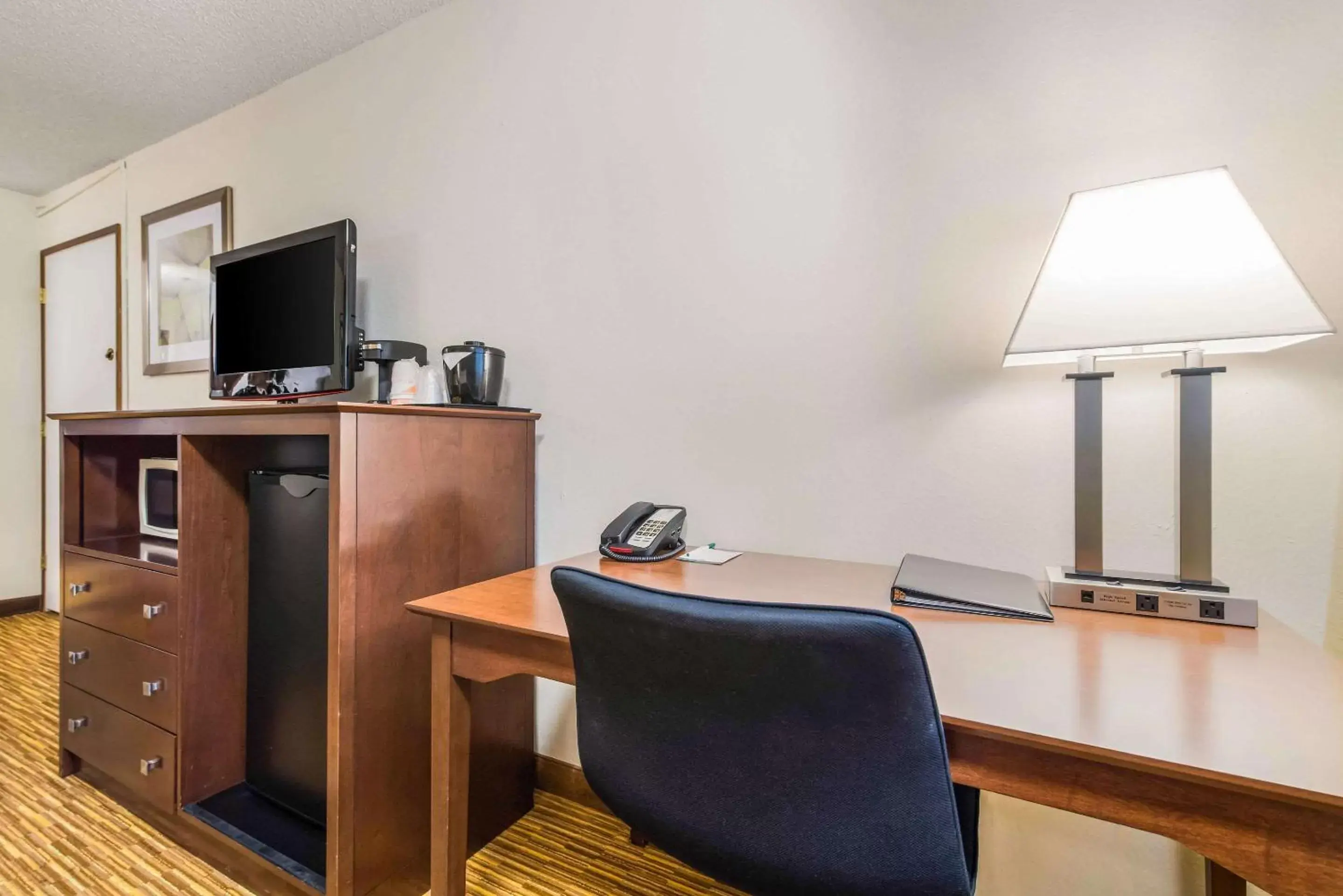 Photo of the whole room, TV/Entertainment Center in Quality Inn & Suites Lacey I-5