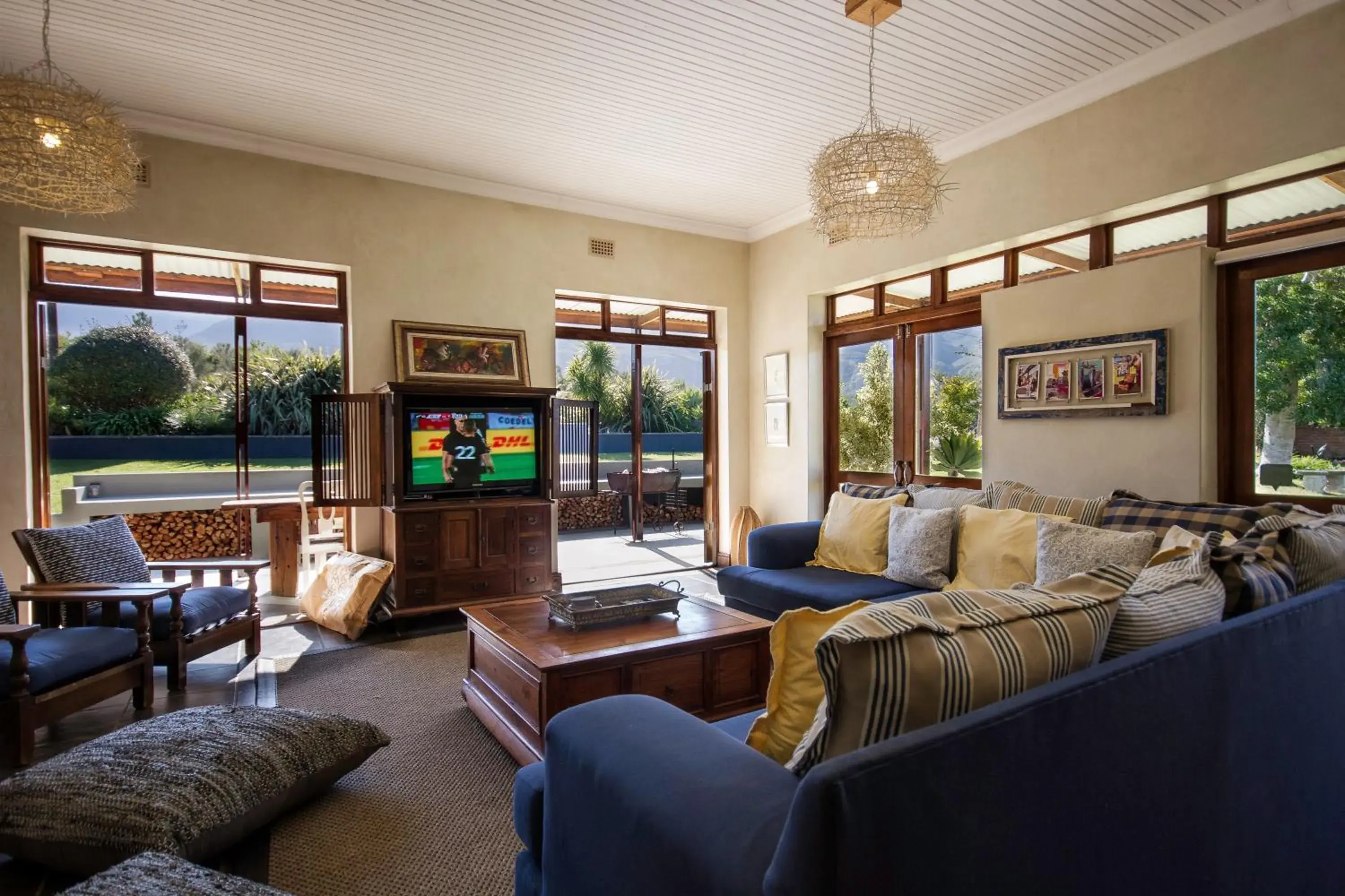 TV and multimedia, Seating Area in A Hilltop Country Retreat