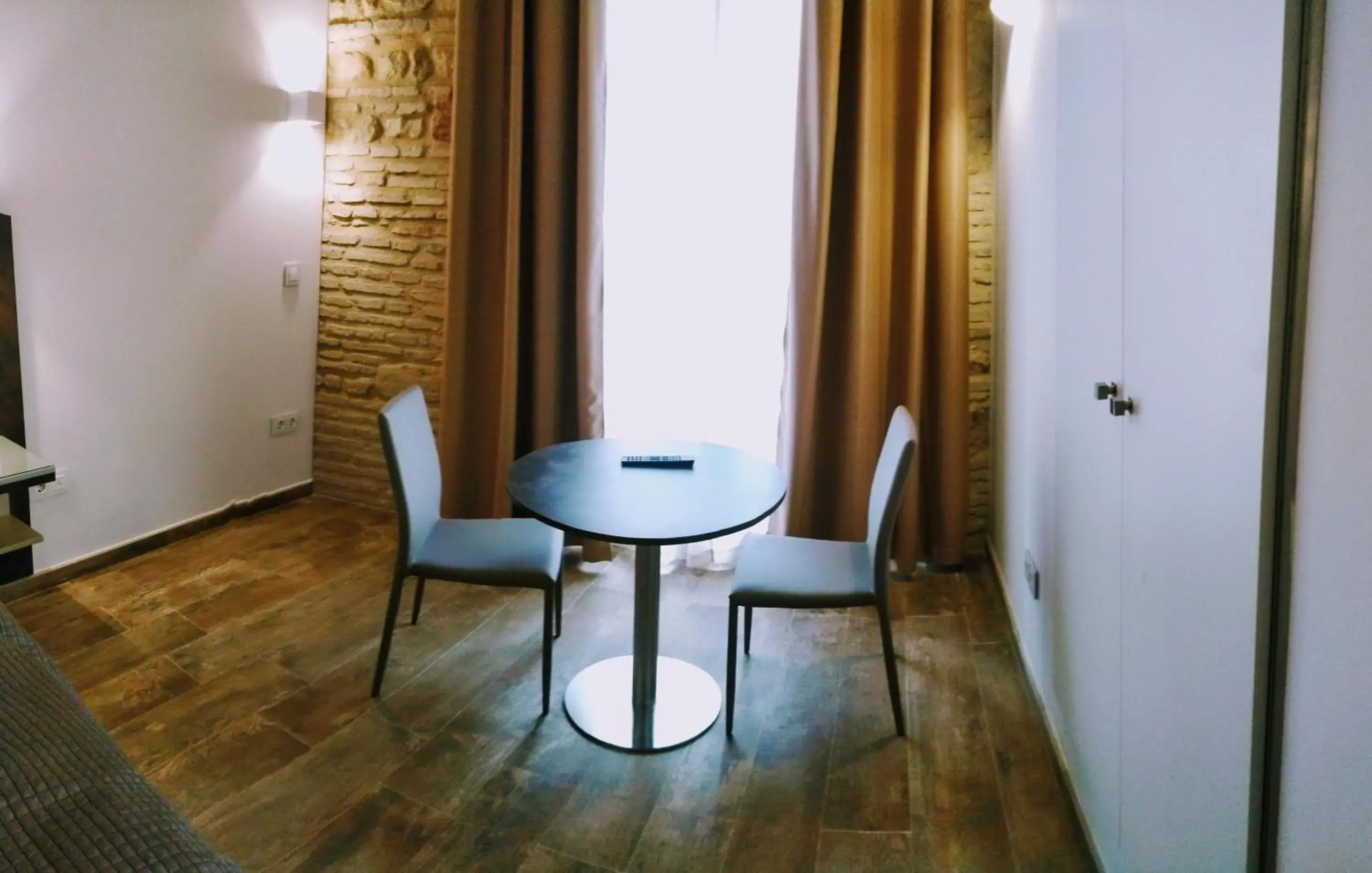 Living room, Dining Area in Patios del Orfebre