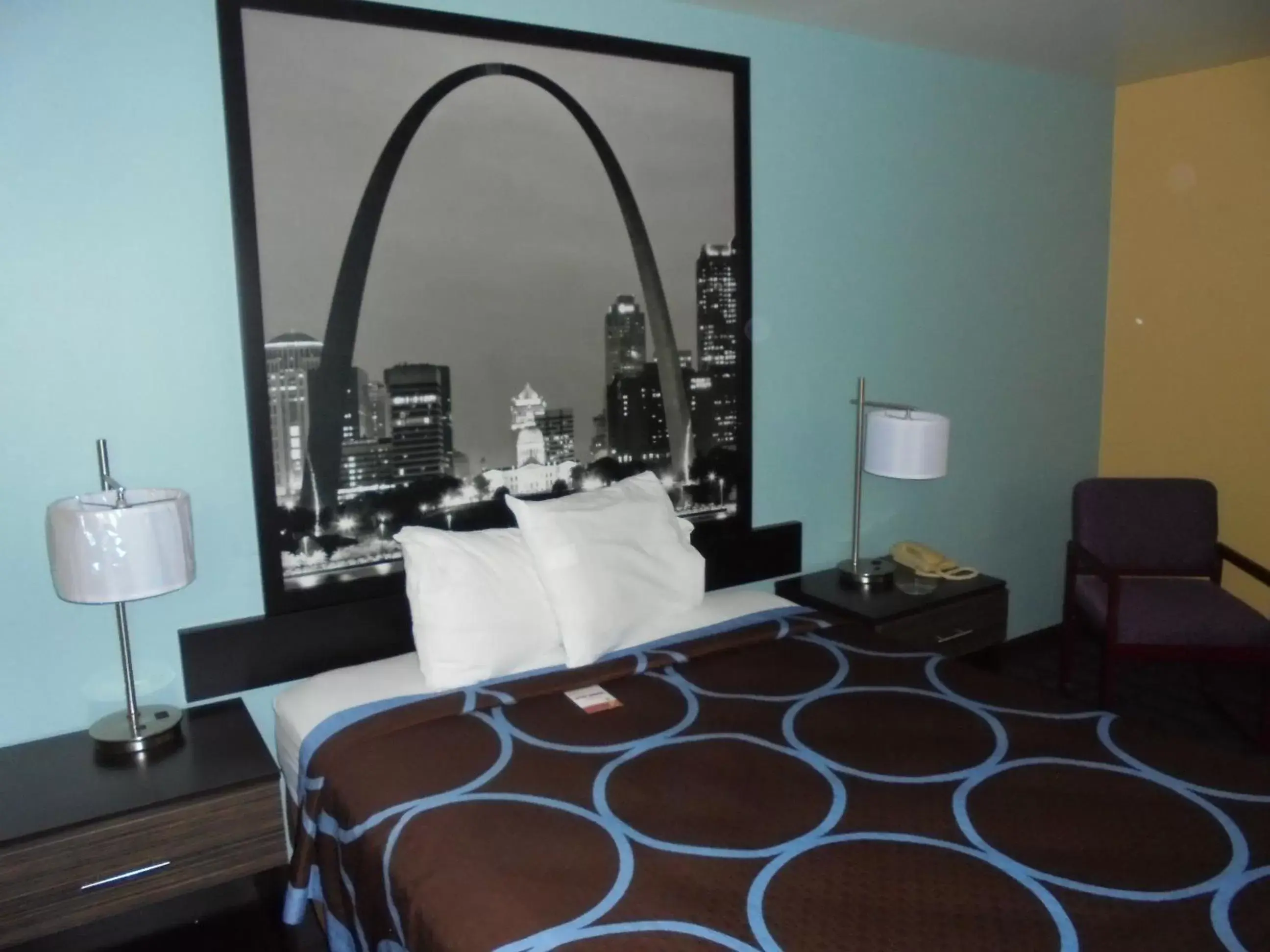 King Room - Disability Access/Non-Smoking in Super 8 by Wyndham Okawville King Room - Disability Access/Non-Smoking in Super 8 by Wyndham Okawville