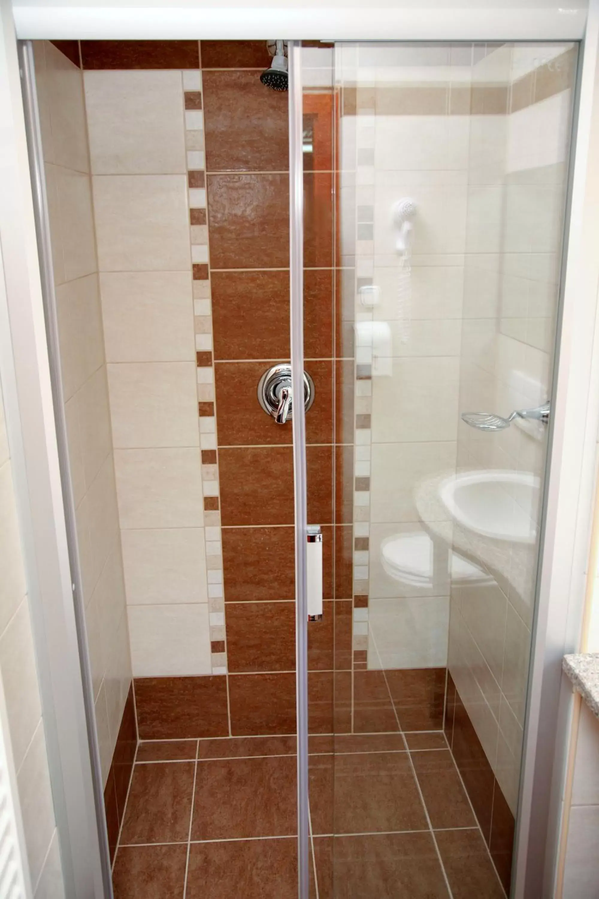 Standard Twin Room in Lugas Hotel Standard Twin Room in Lugas Hotel