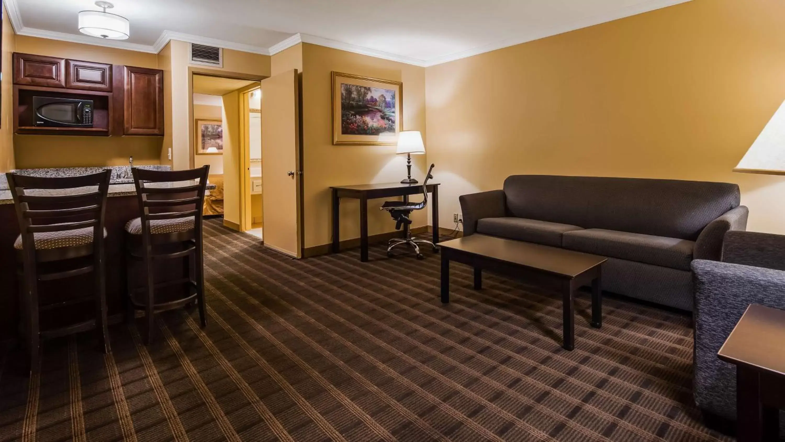 Photo of the whole room, Seating Area in Best Western Inn & Suites