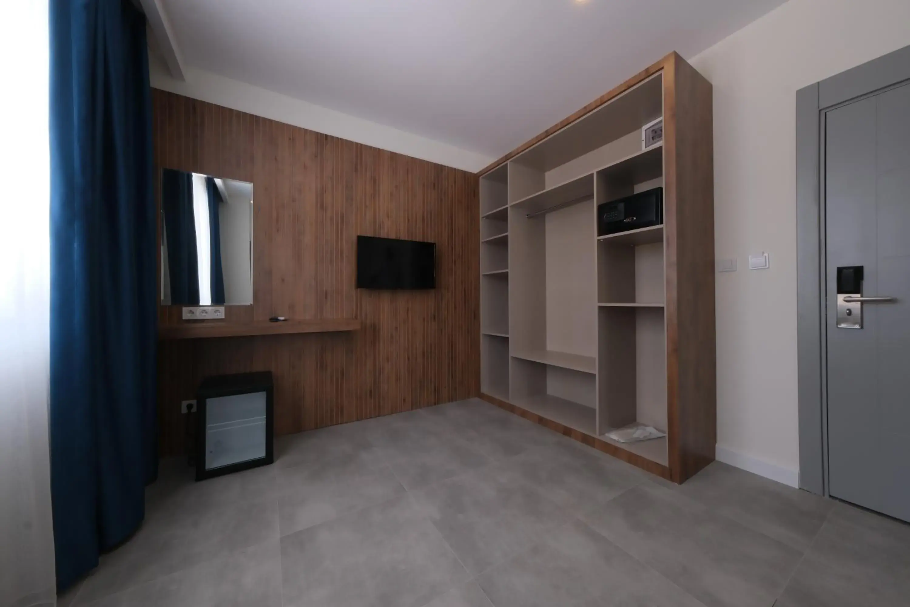 TV and multimedia, TV/Entertainment Center in Premier İnn Cİty