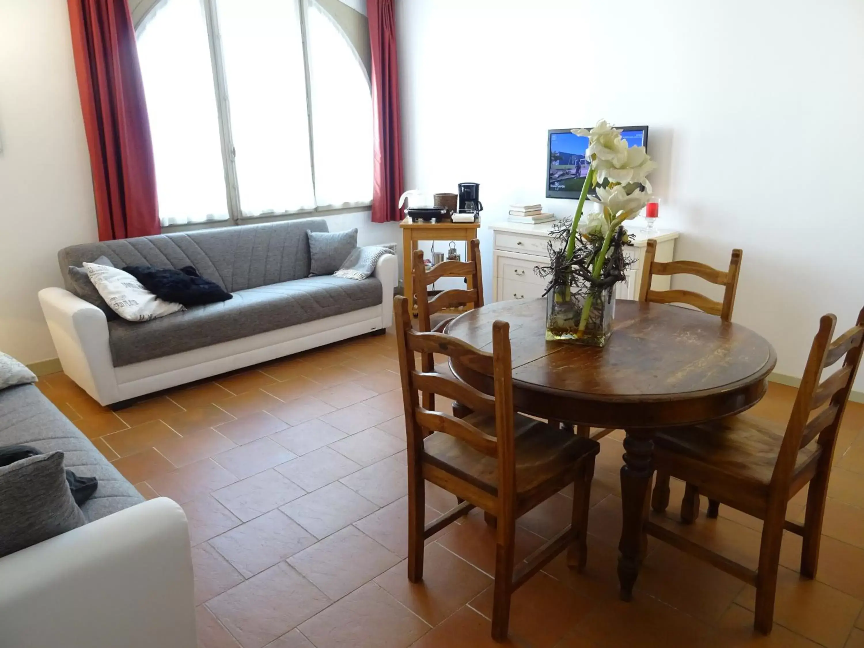 Dining Area in CharmeRooms Villa Moroni