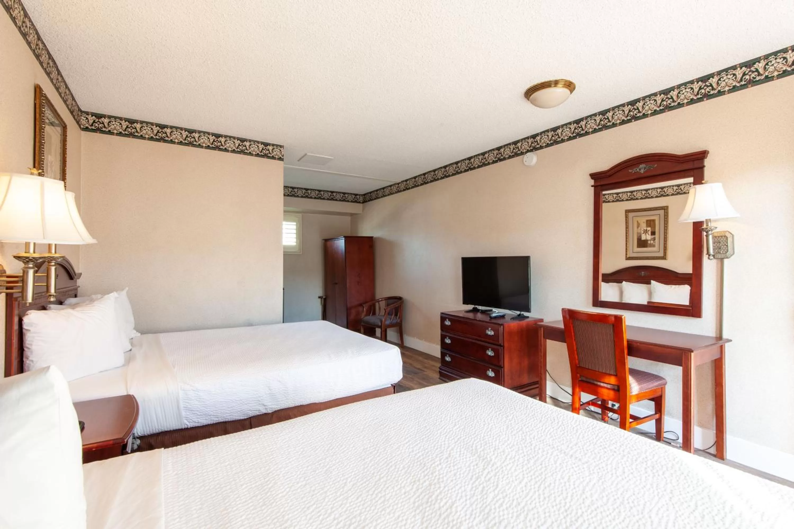 Standard Queen Room with Two Queen Beds - Non-Smoking in Studio City Court Yard Hotel