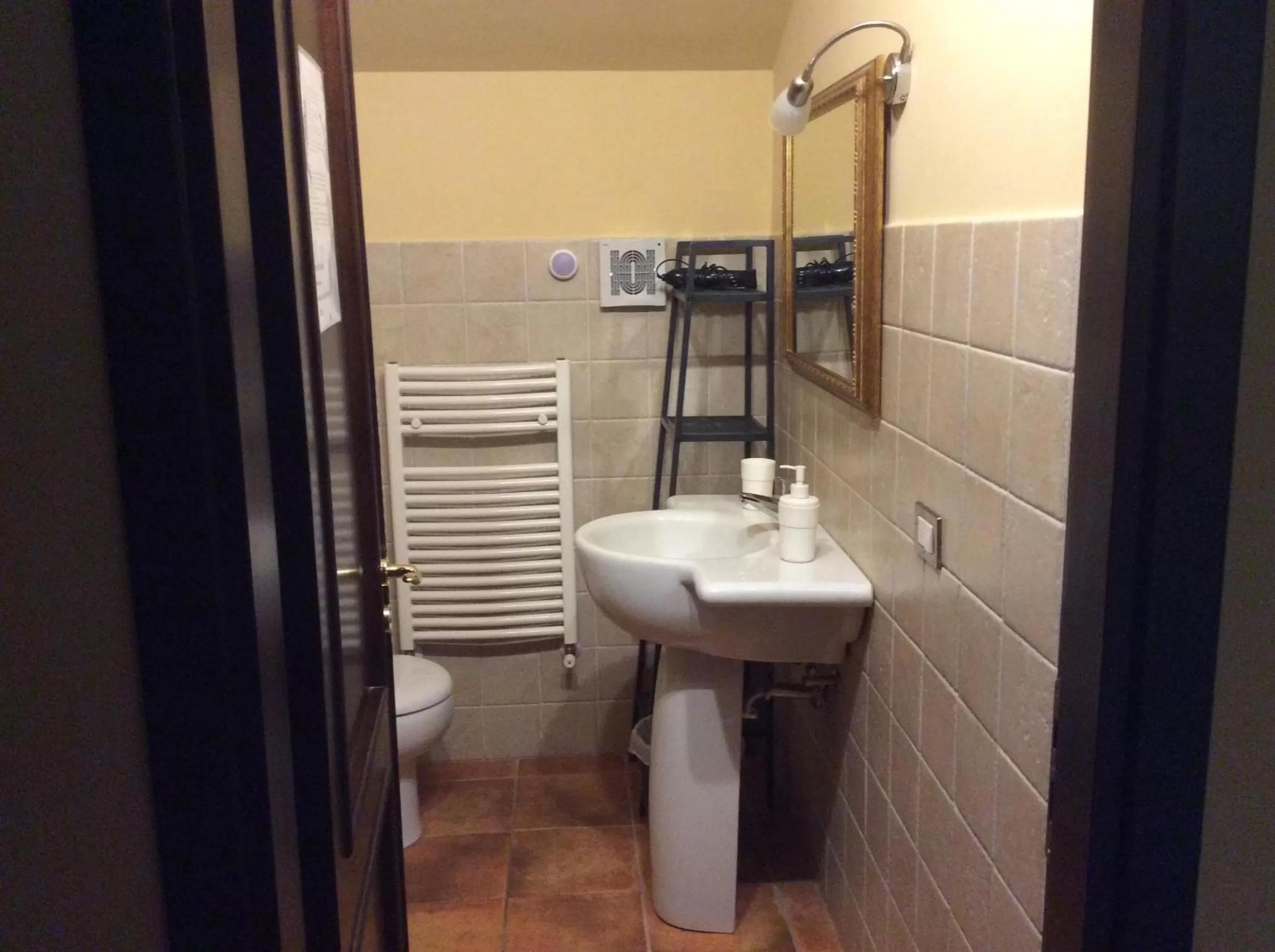 Bathroom in B&B MontAlbano