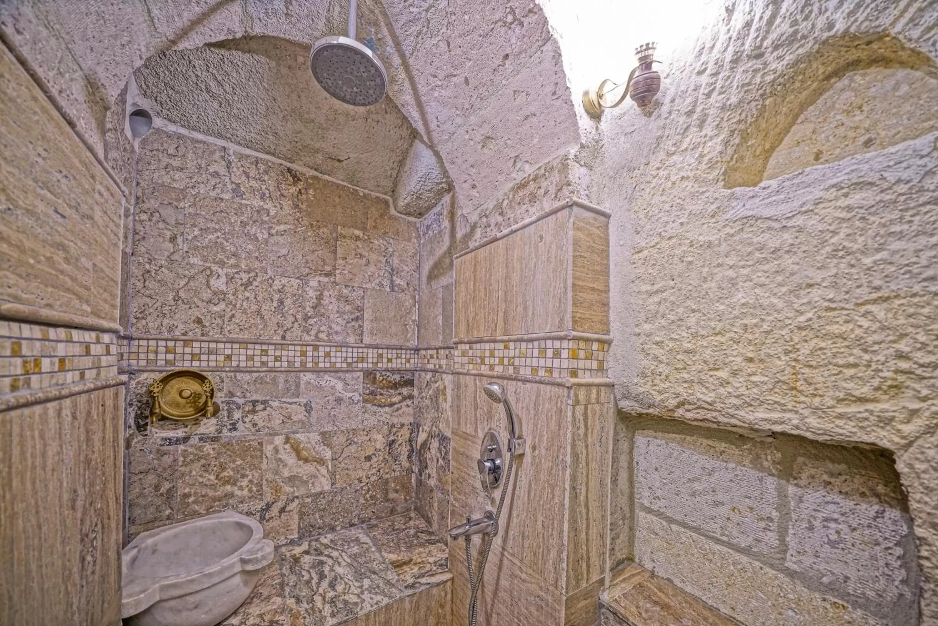 Bathroom in Maccan Cave Hotel