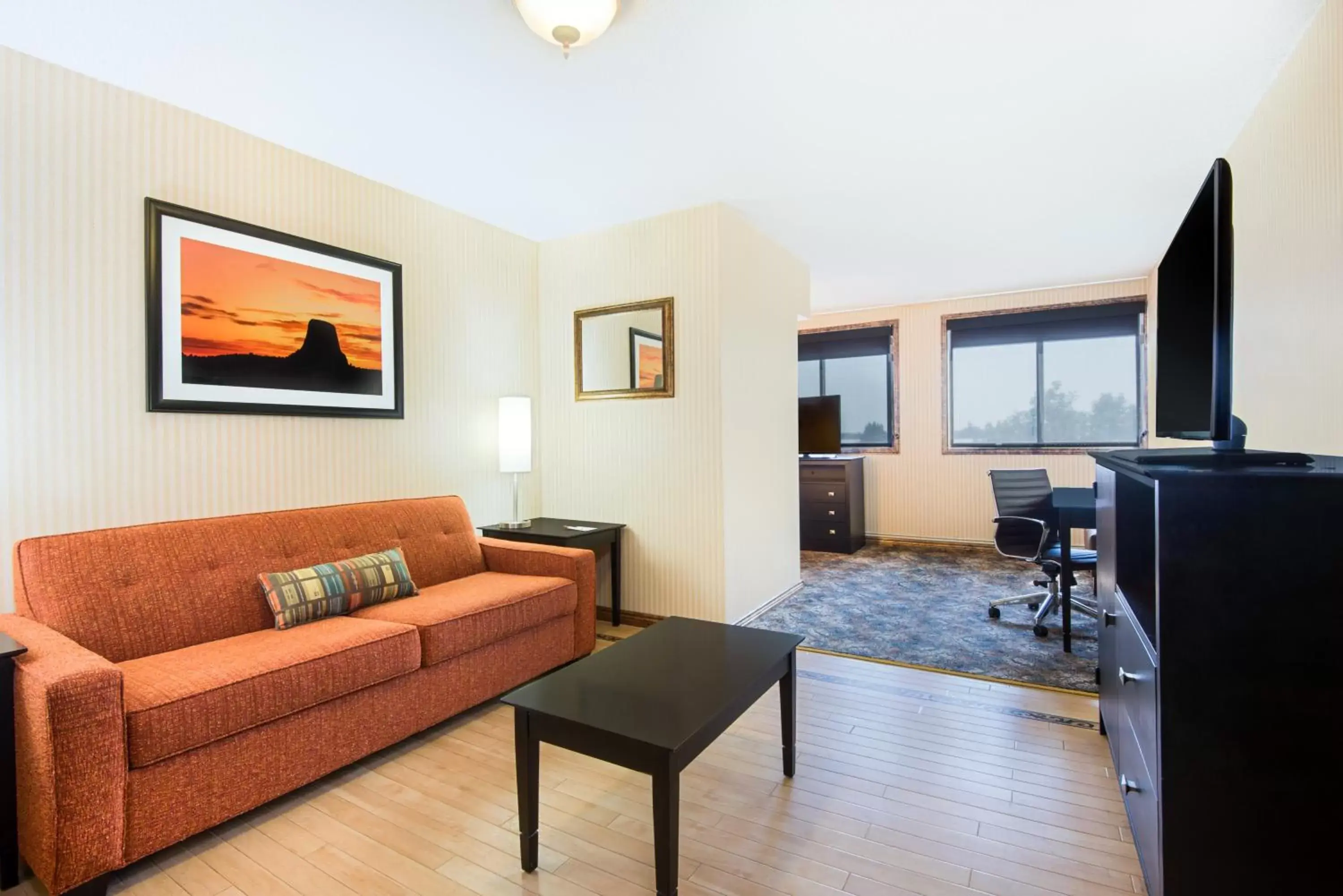 TV and multimedia, Seating Area in Ramada Plaza by Wyndham Gillette Conference Center