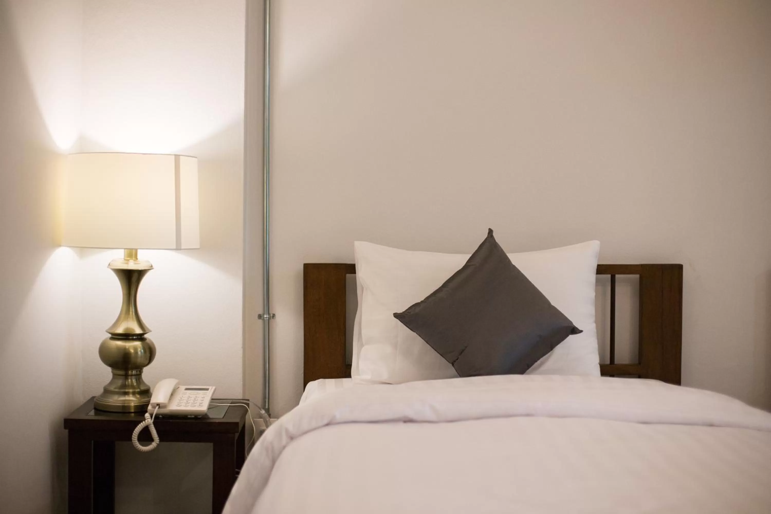 Photo of the whole room, Bed in Night Bazaar Inn