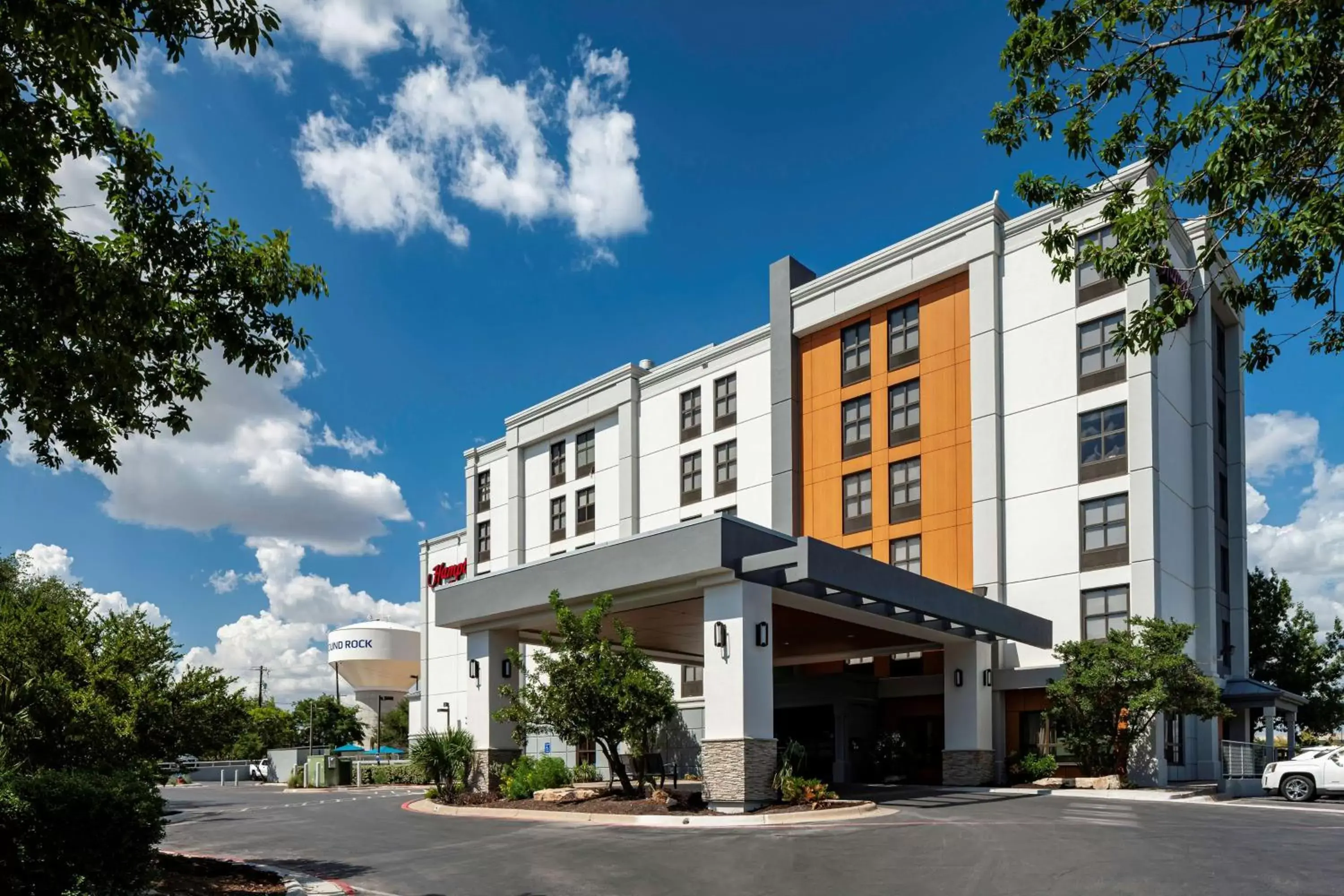 Property Building in Hampton Inn Austin Round Rock