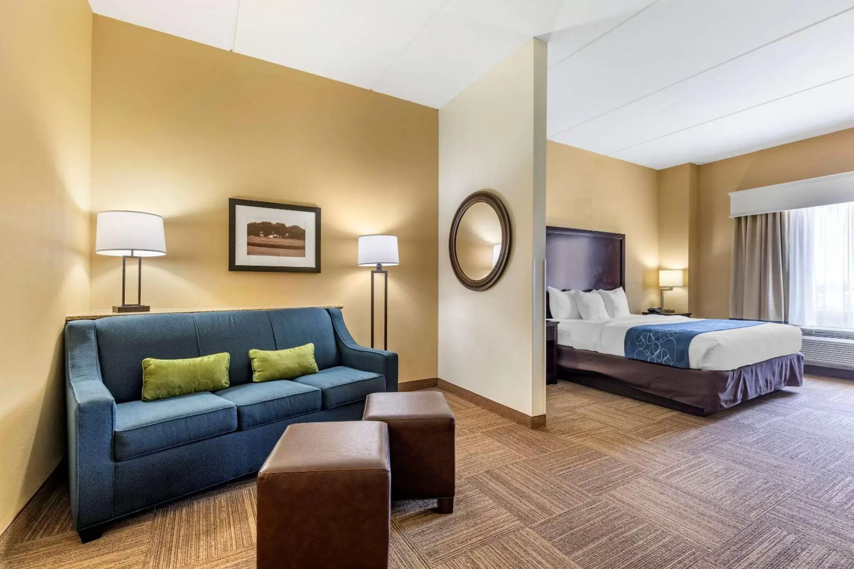 Photo of the whole room, Room Photo in Comfort Suites Frisco
