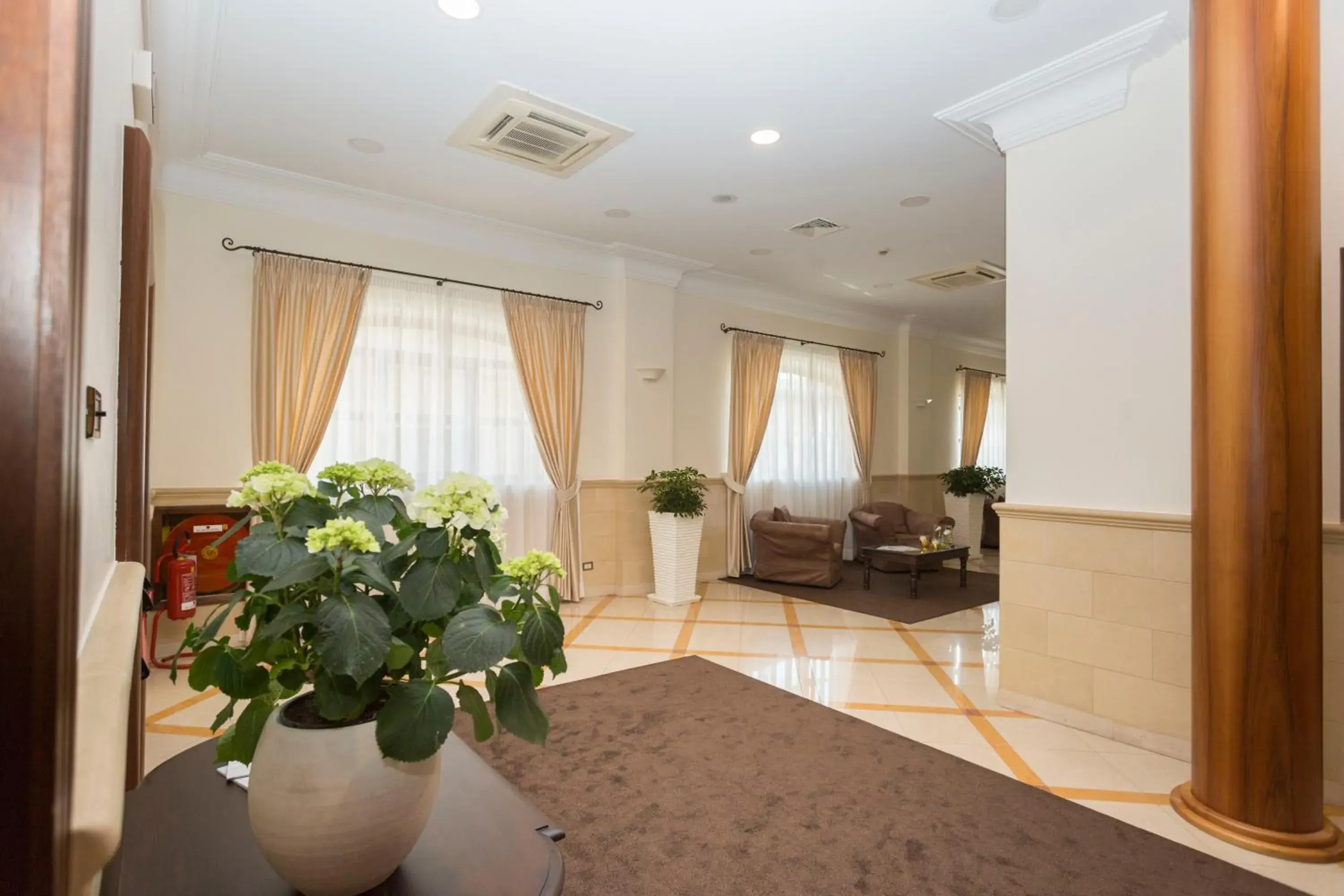 Lobby or reception in Hotel Cavaliere Lobby or reception in Hotel Cavaliere