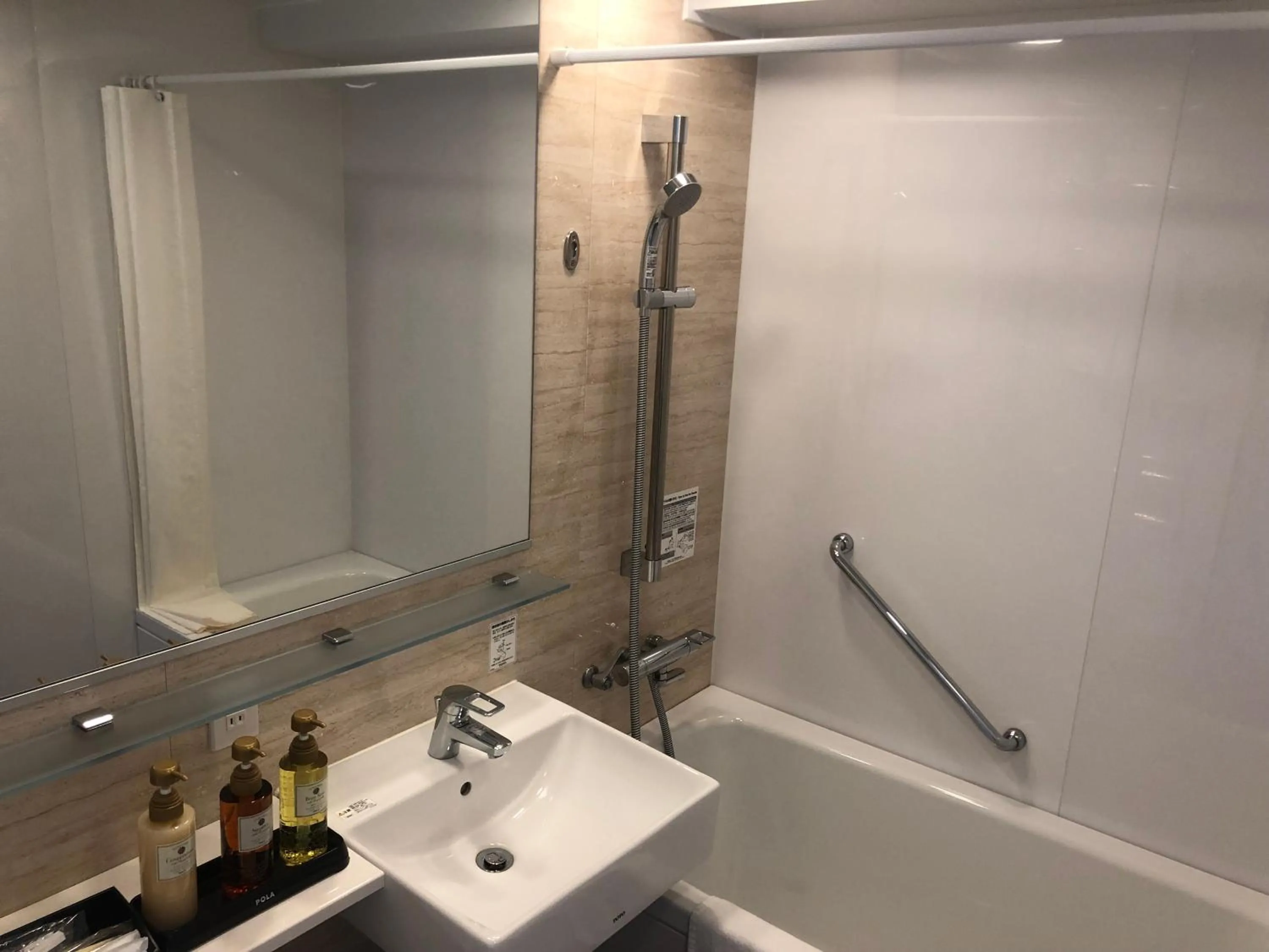 Shower in Kobe Luminous Hotel Sannomiya