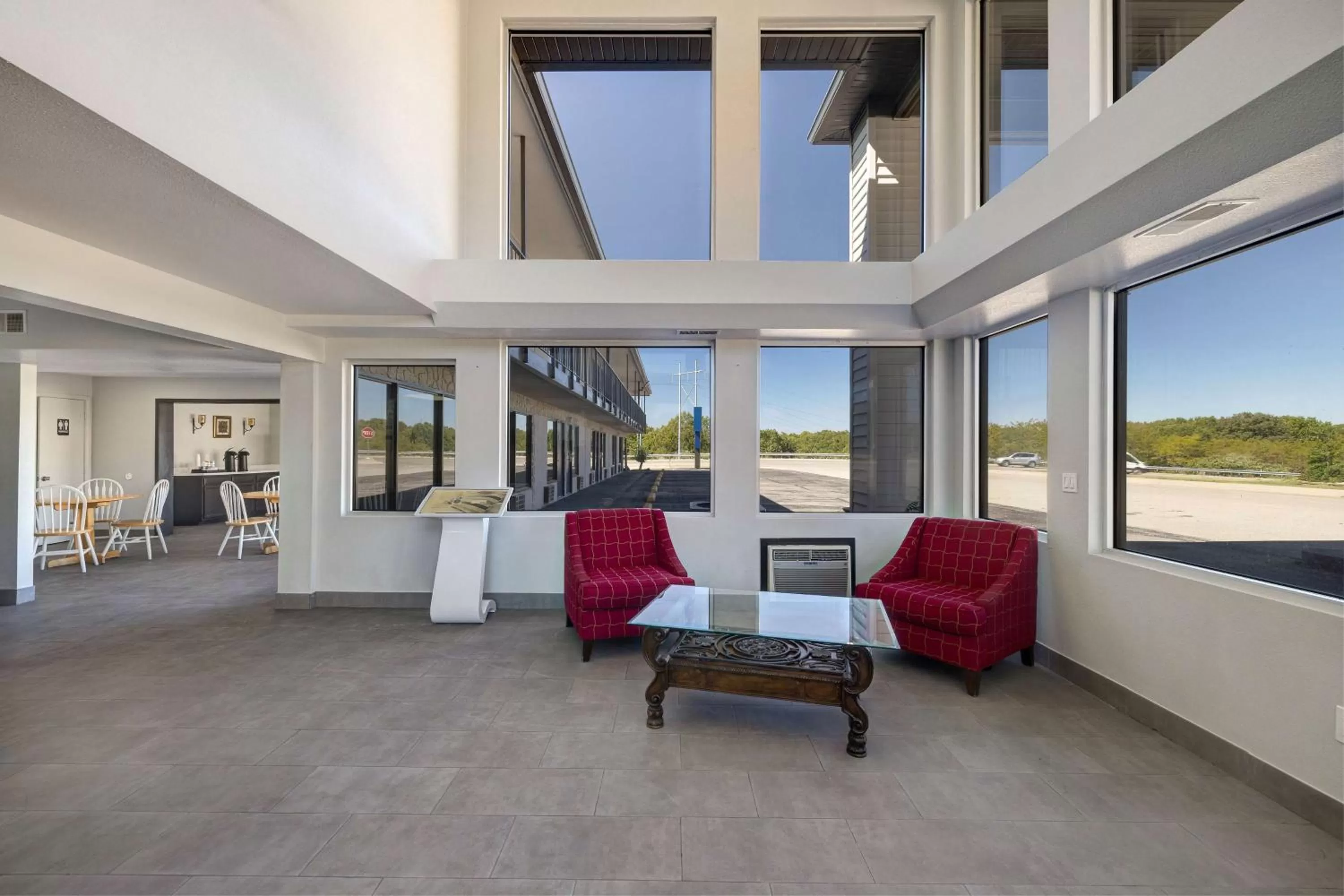 Lobby or reception in Crestview Inn