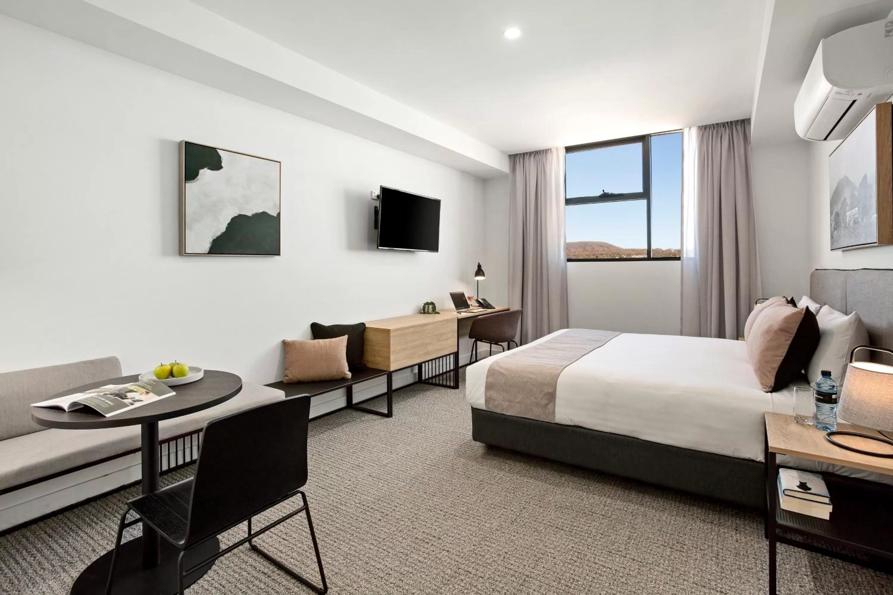 Coffee/tea facilities, Bed in Quest Goulburn