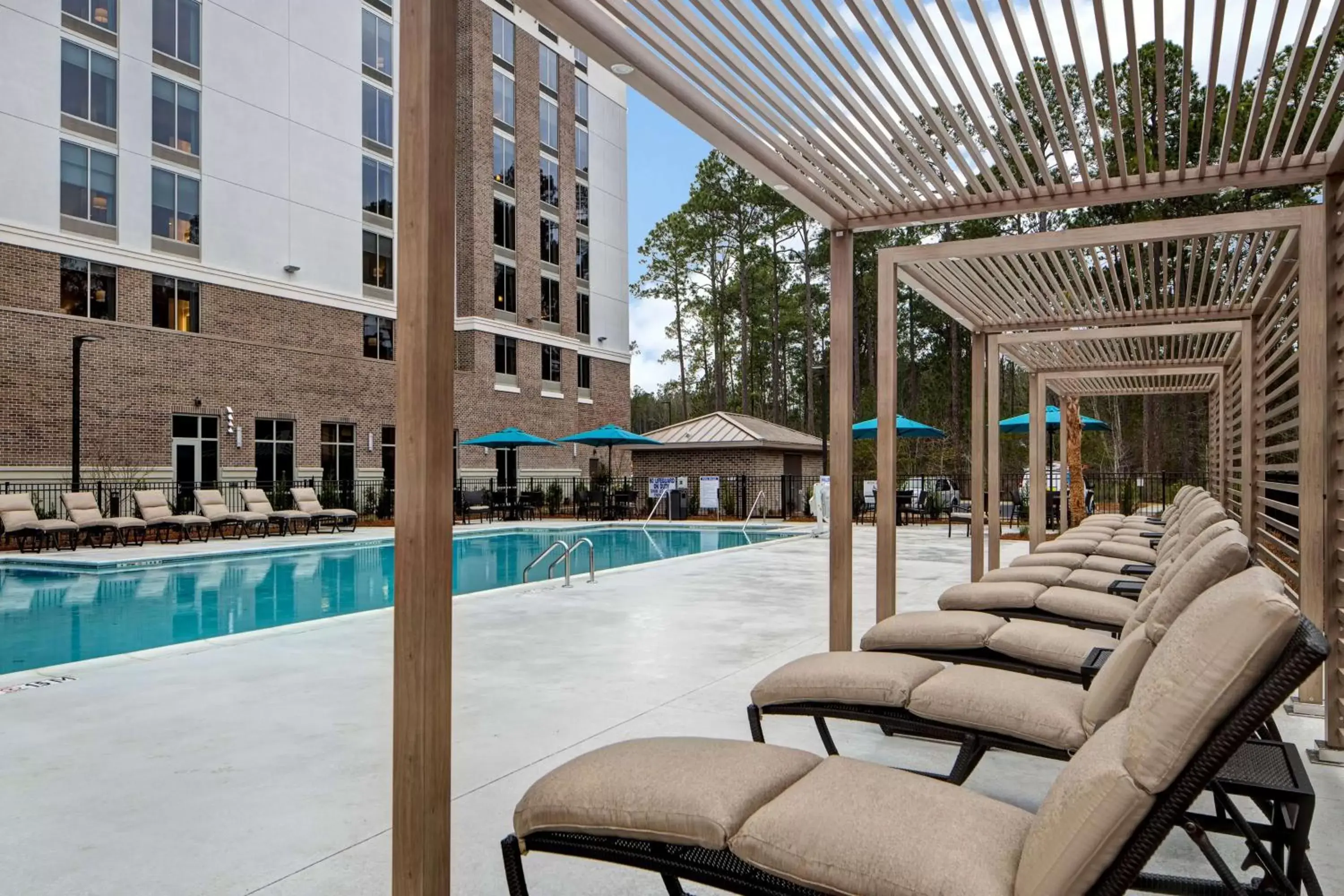 Property building, Swimming Pool in Homewood Suites By Hilton Summerville