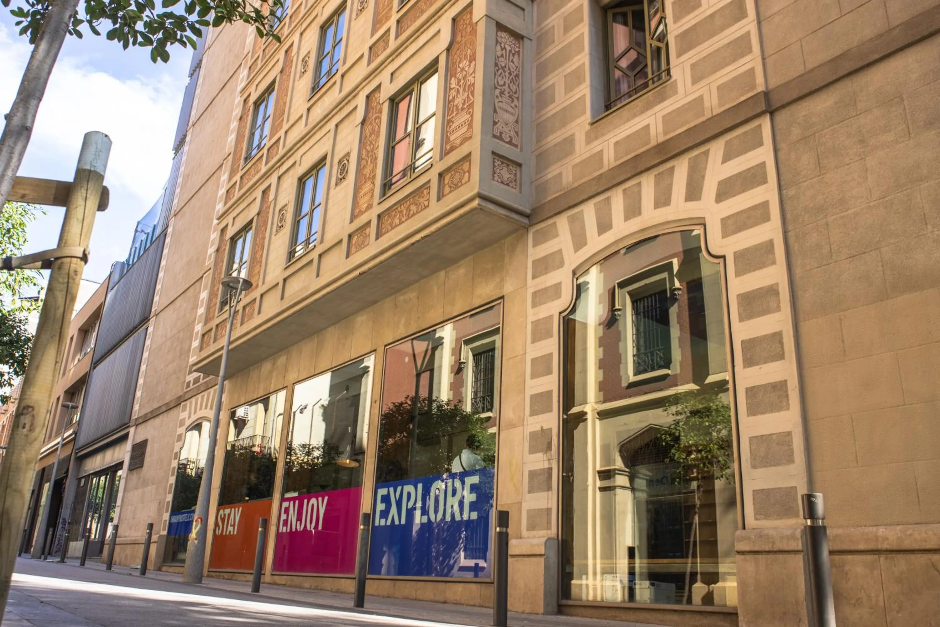 Facade/entrance in Urbany Hostel BCN GO!