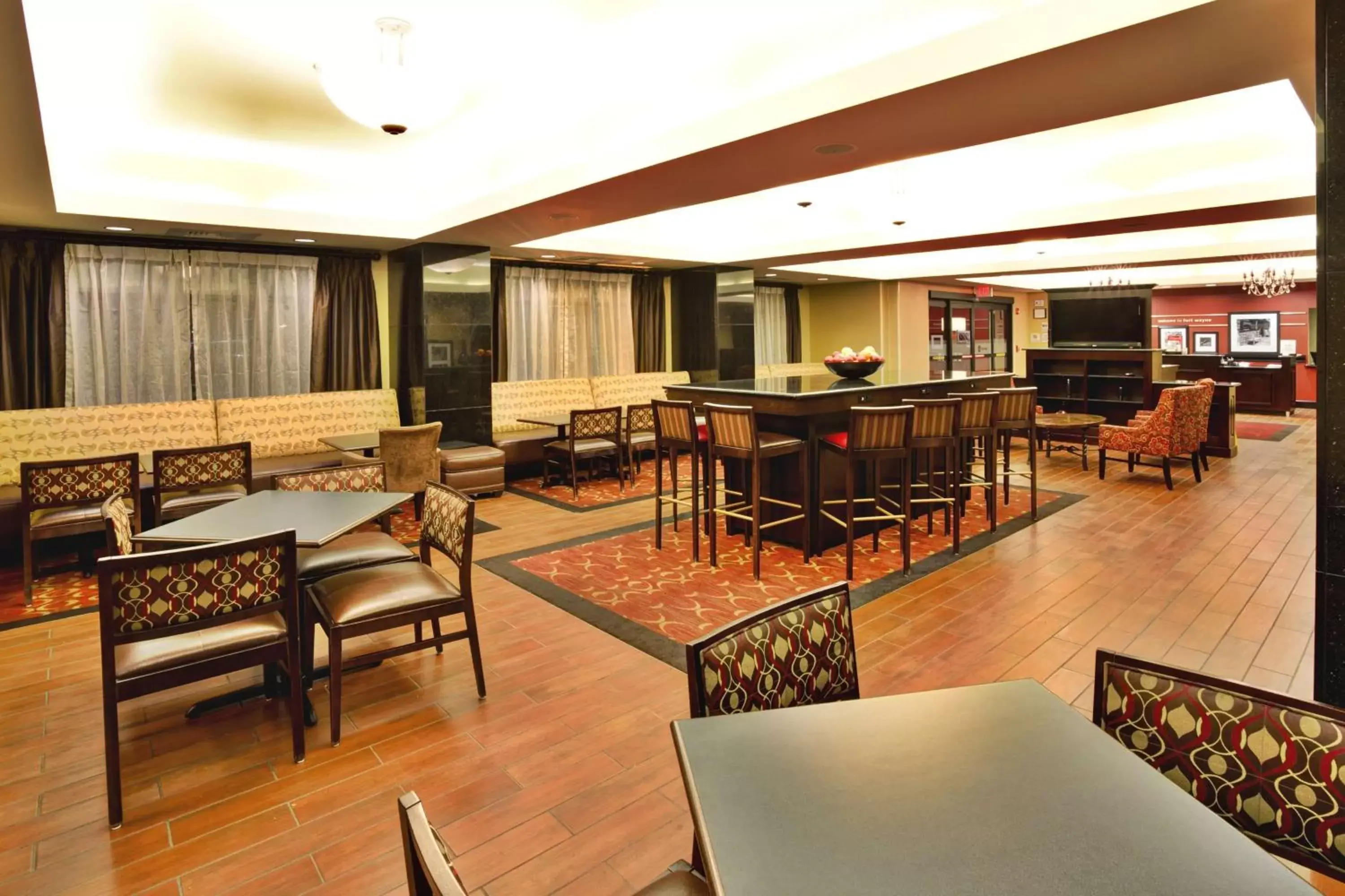 Dining area, Restaurant/Places to Eat in Hampton Inn Ft Wayne