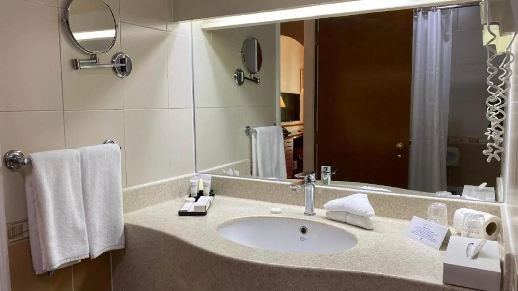 Bathroom in Golden Tulip Nizwa Hotel