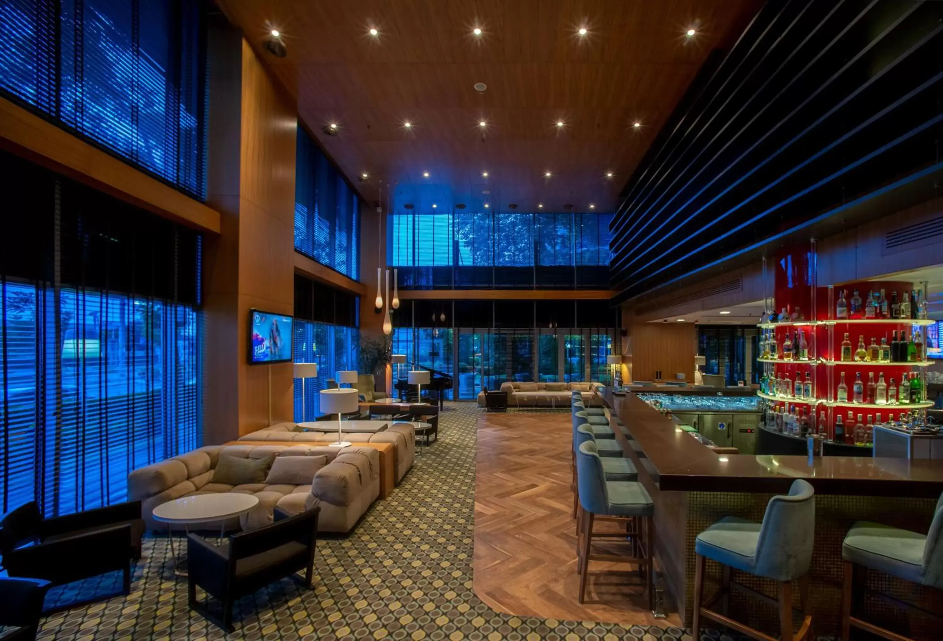 Lounge or bar, Restaurant/Places to Eat in DoubleTree By Hilton Istanbul - Moda