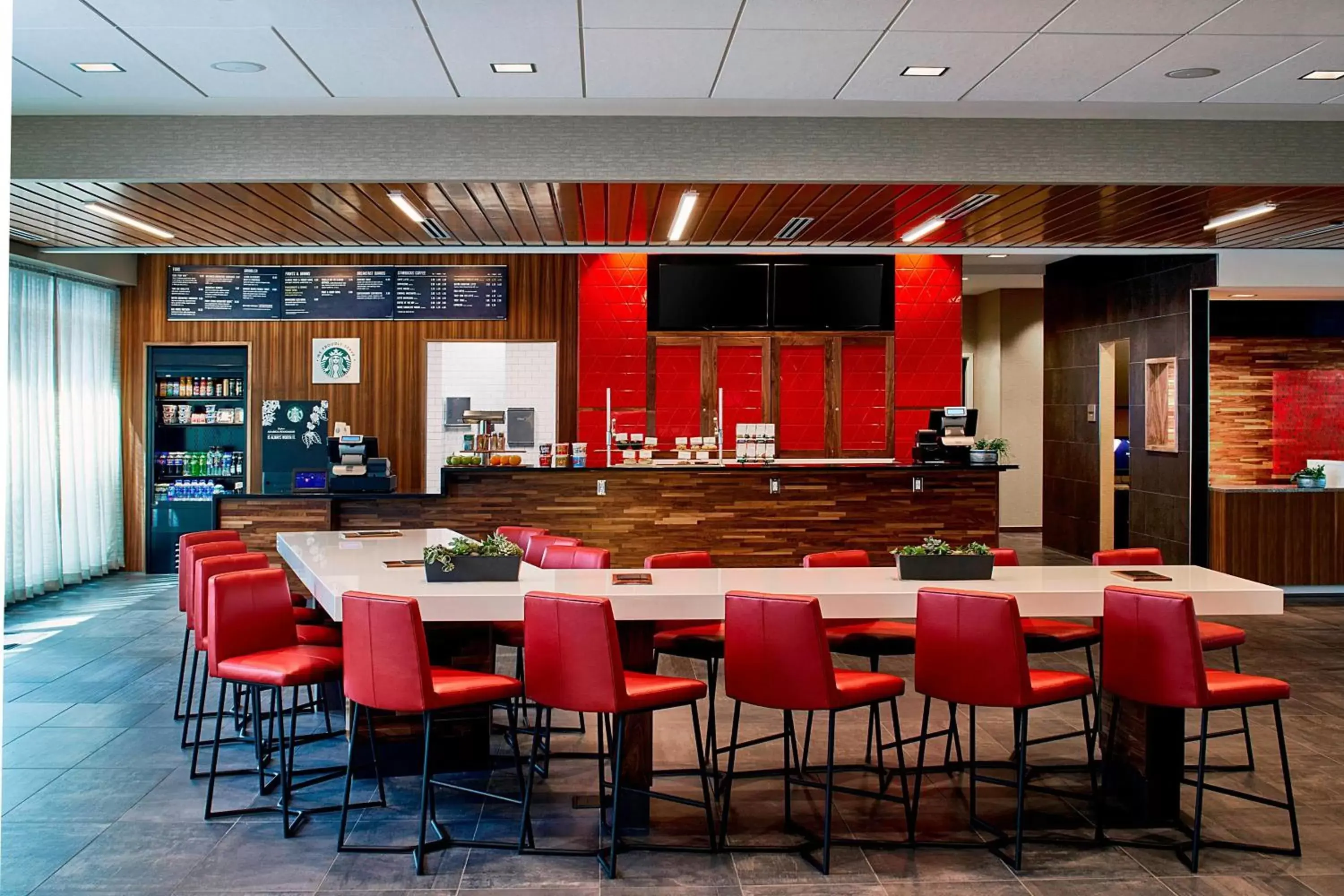 Restaurant/Places to Eat in Courtyard by Marriott Minneapolis West