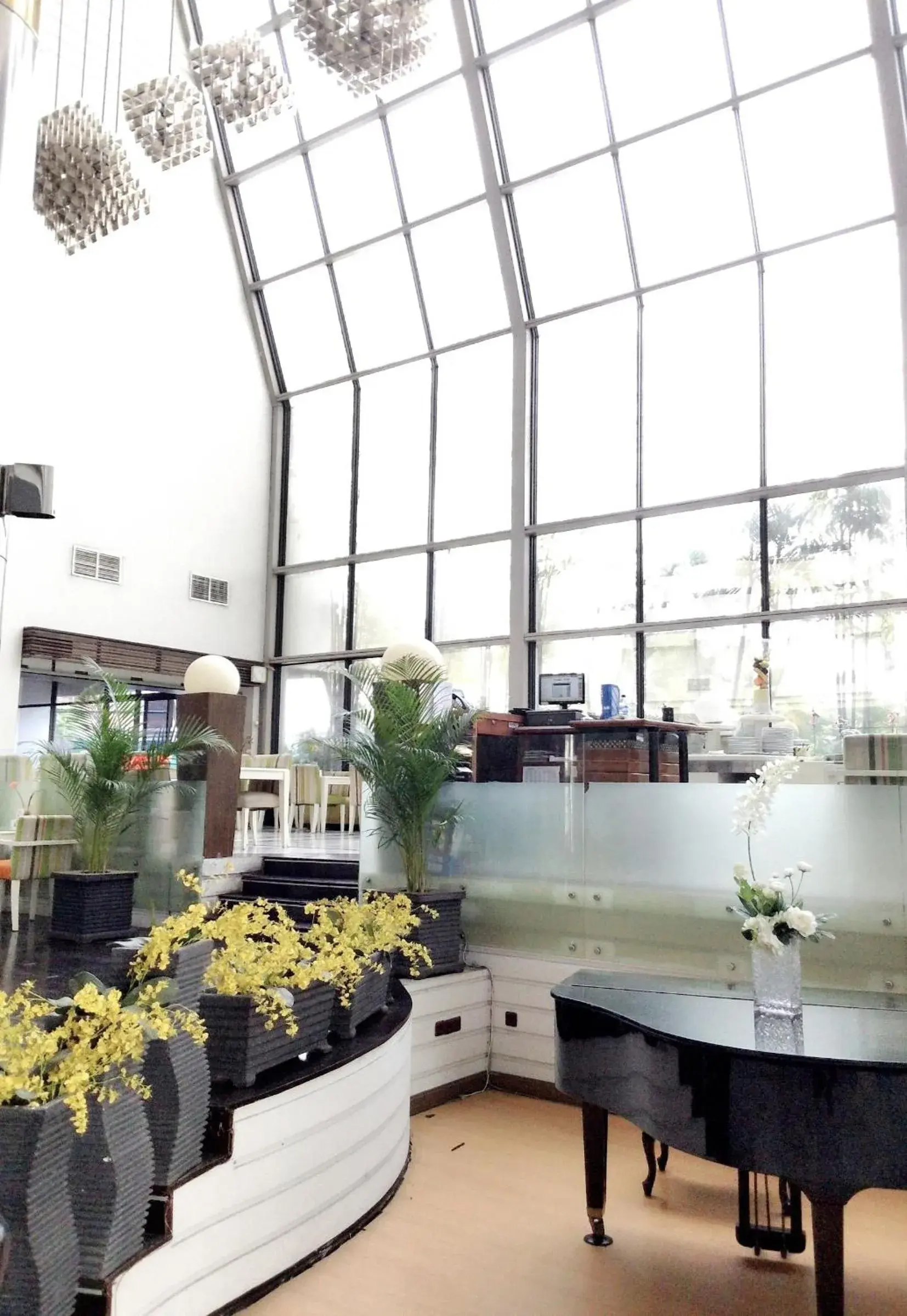 Lounge or bar in Lux Tychi Hotel Malang