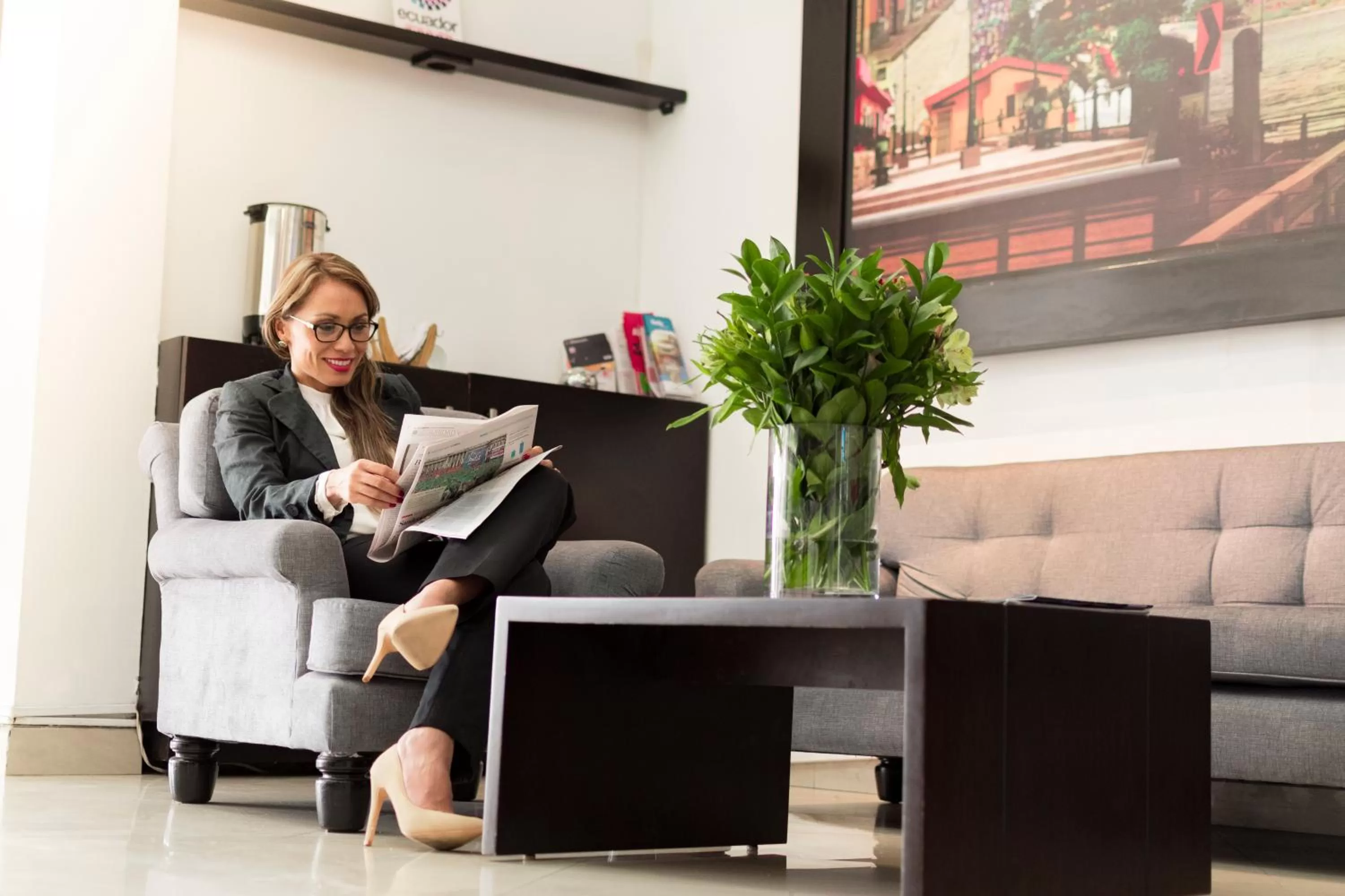 Living room in Hotel Castell - Cerca Del Aeropuerto