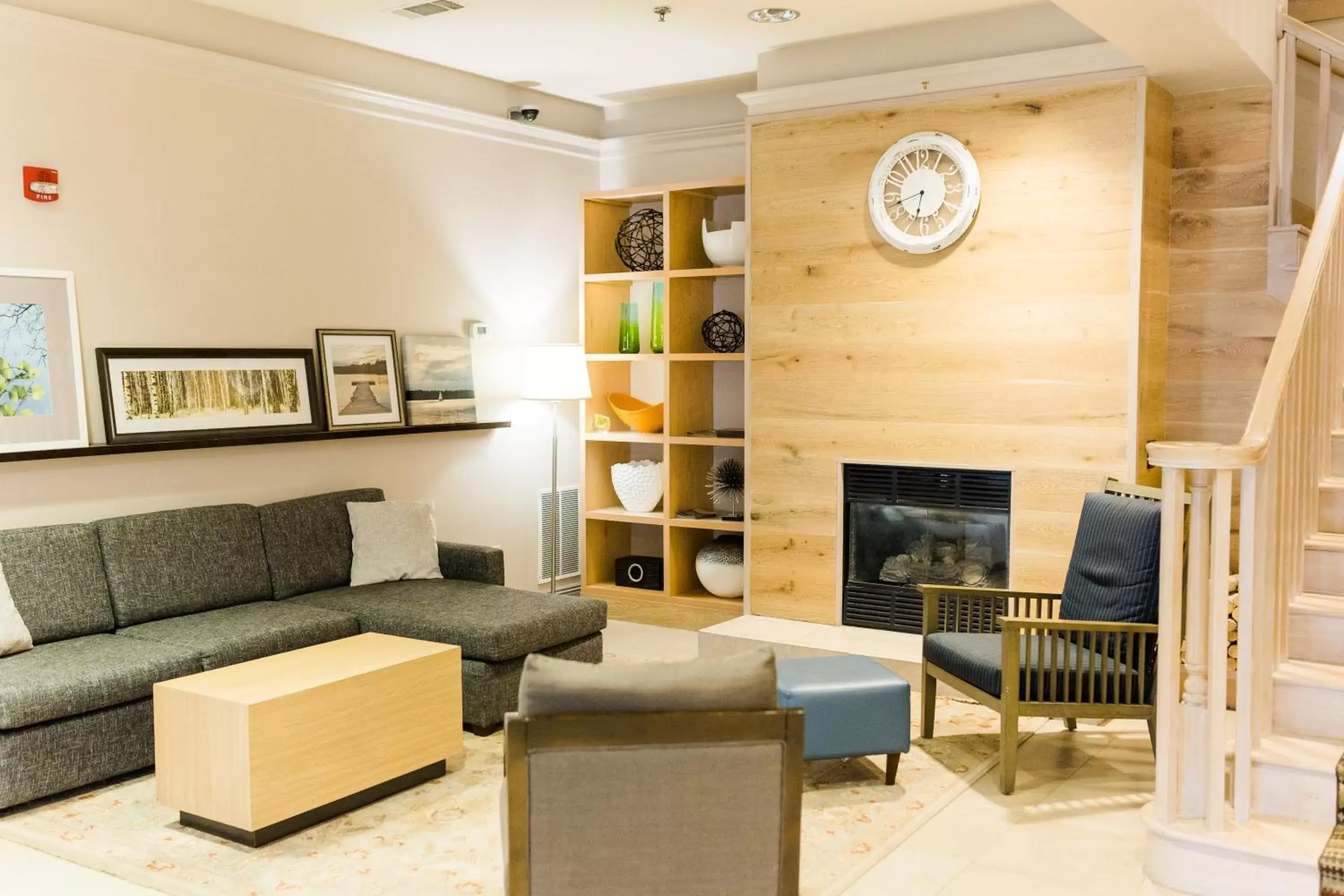 Lobby or reception, Seating Area in Country Inn & Suites by Radisson, Helen, GA