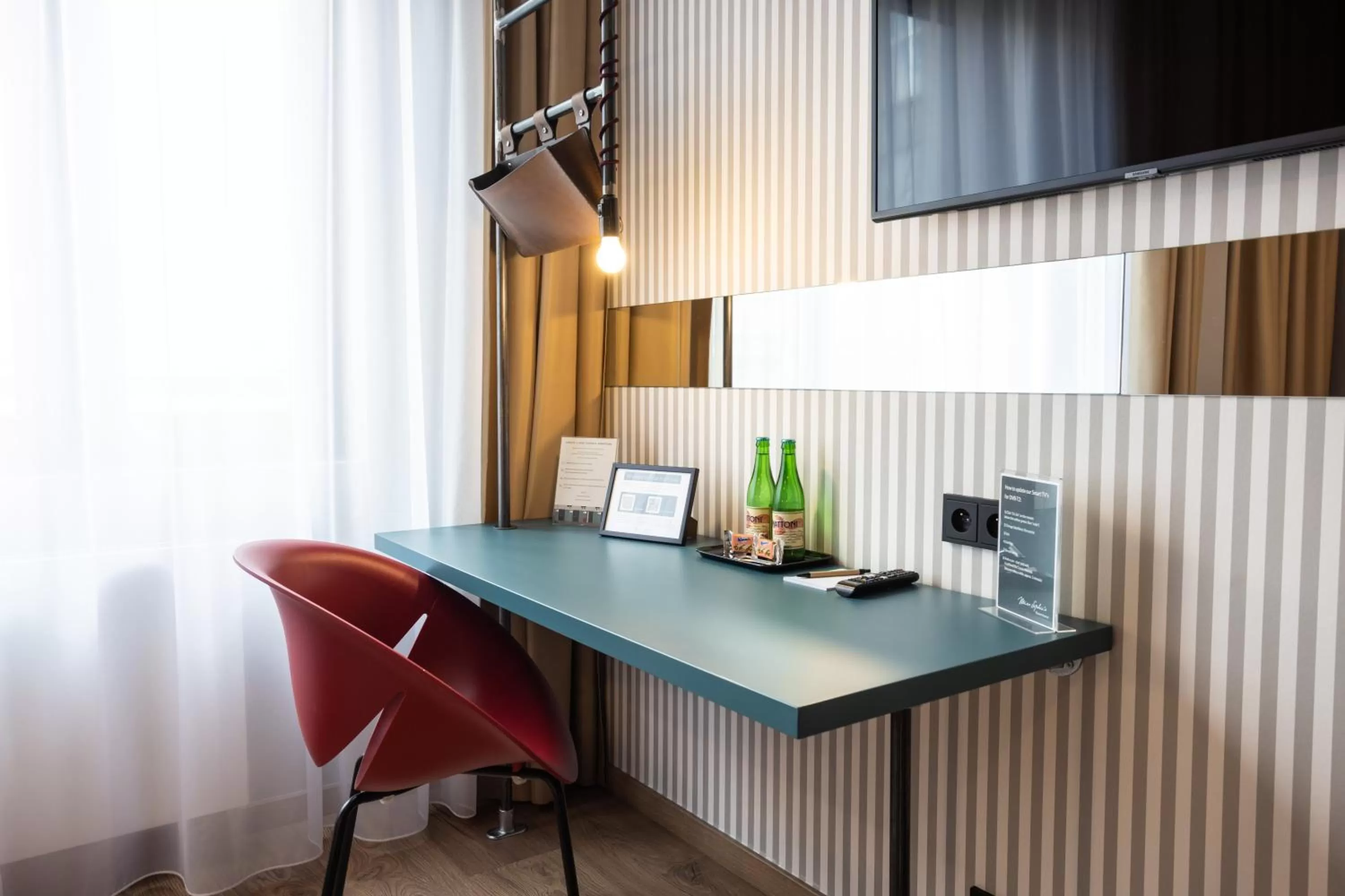 TV and multimedia in Miss Sophie's Downtown