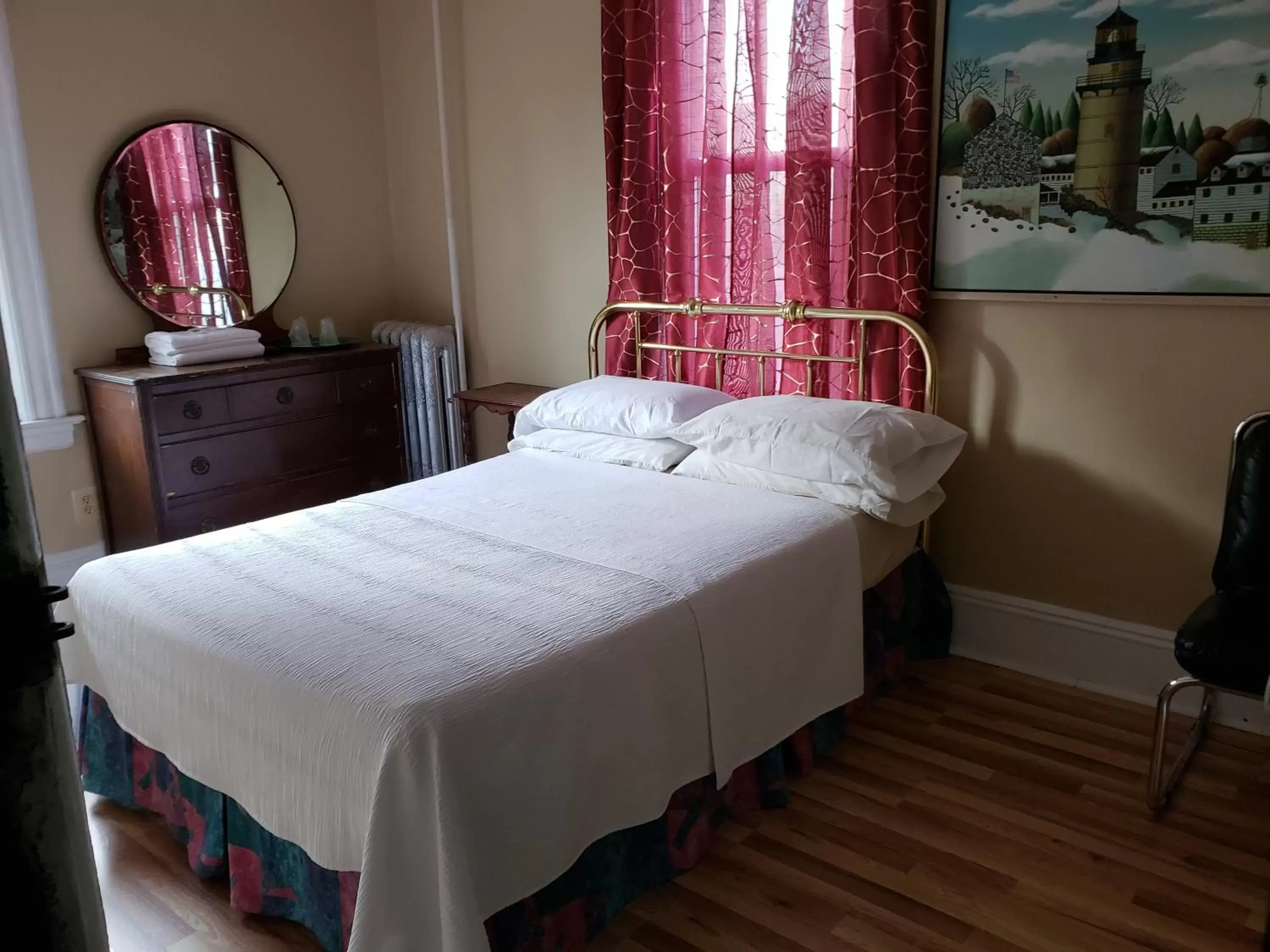 Double Room with Shared Bathroom in Harbor House Bed and Breakfast Double Room with Shared Bathroom in Harbor House Bed and Breakfast