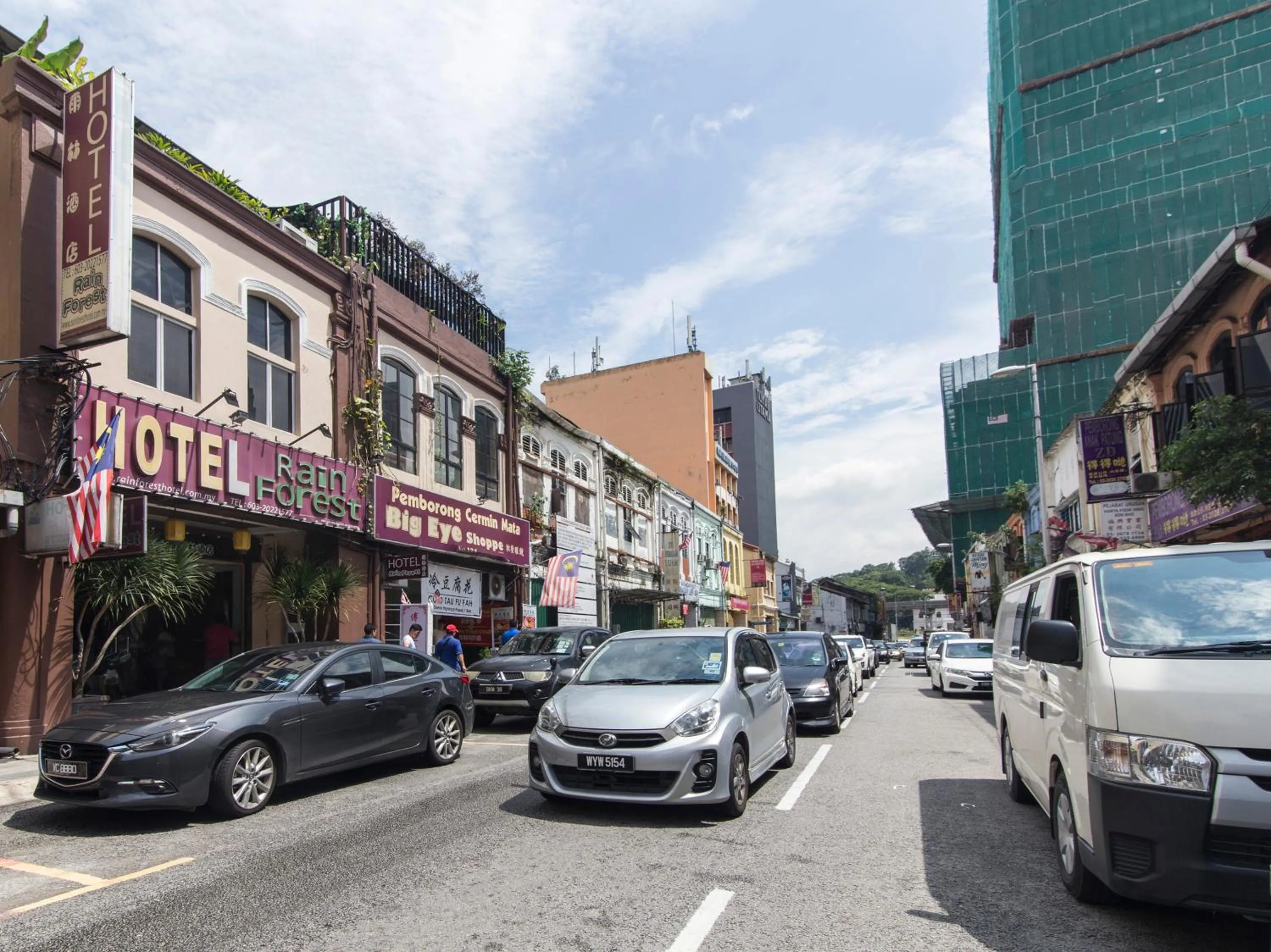 Facade/entrance in Rain Forest Hotel