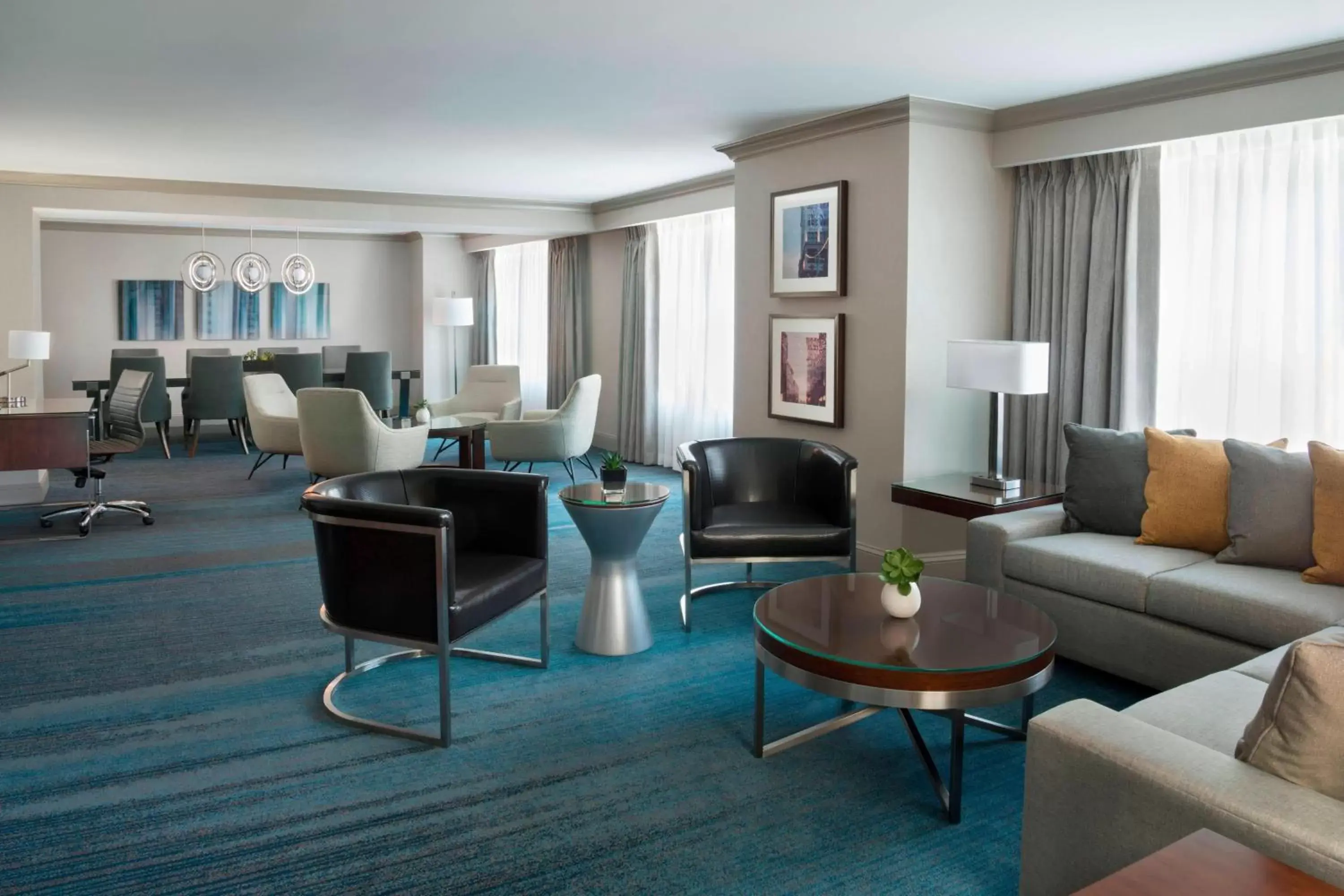 Living room, Seating Area in Marriott Downtown at CF Toronto Eaton Centre