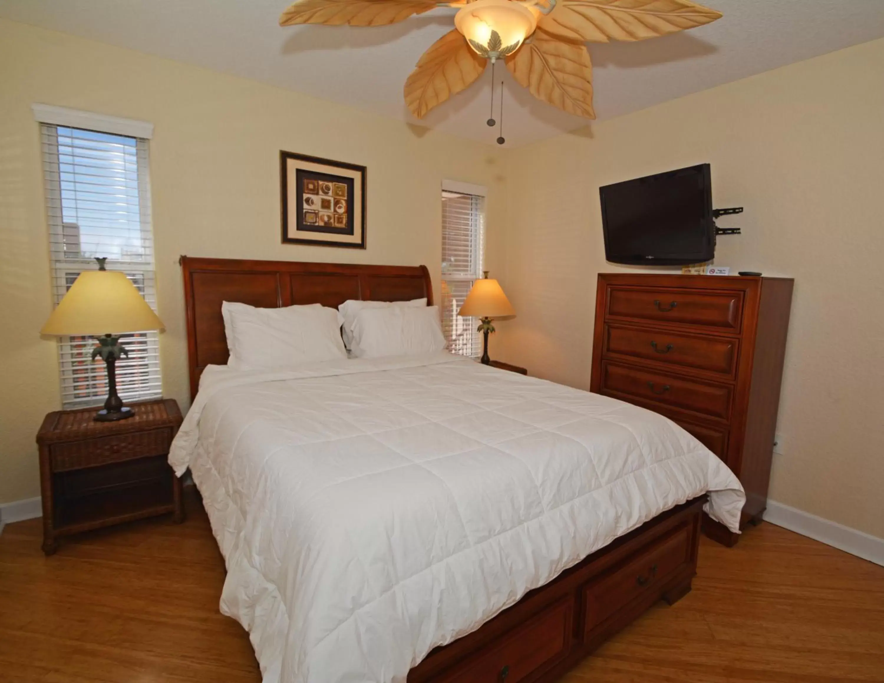 Bedroom, Bed in Westwinds Waterfront Resort