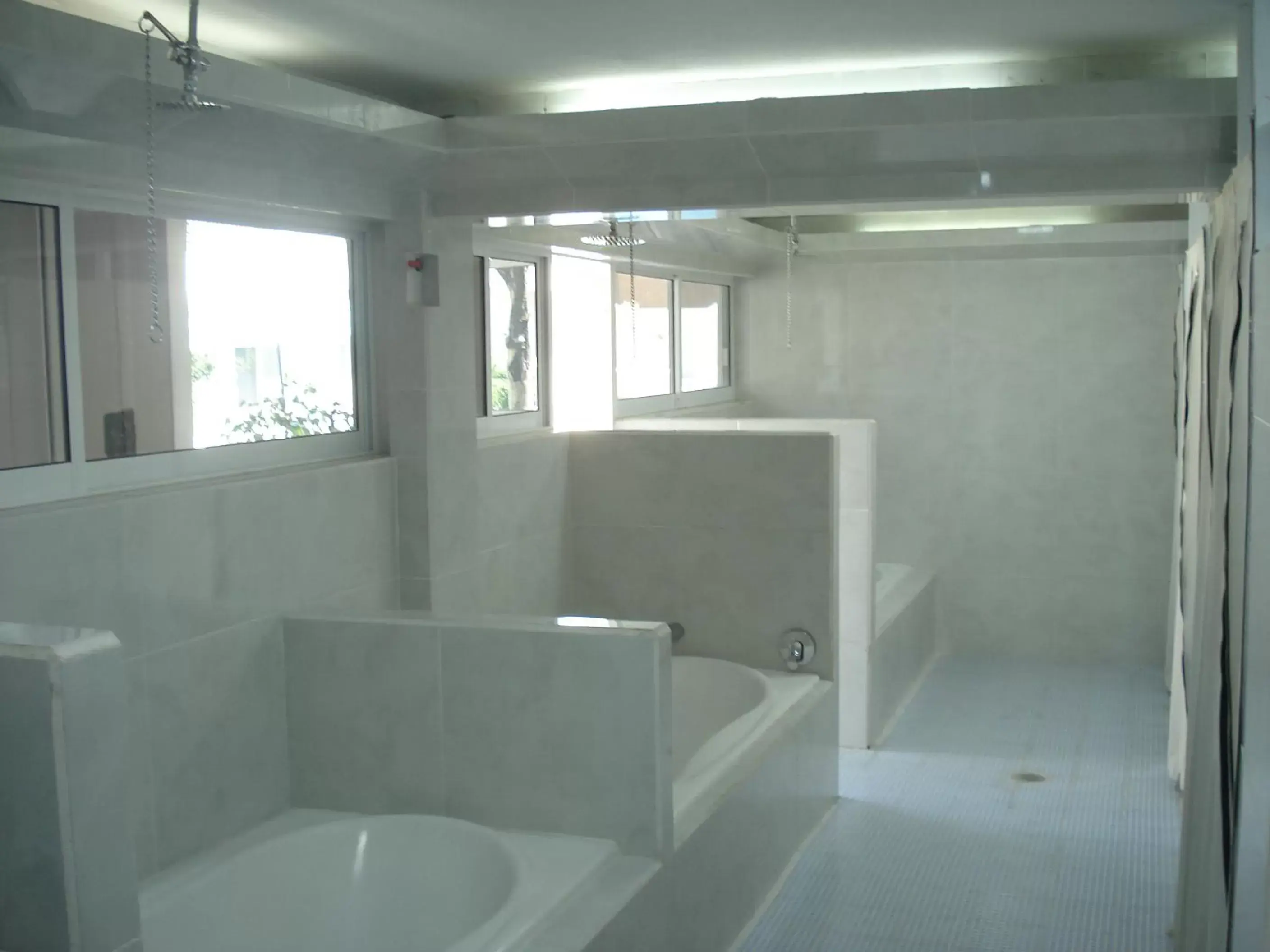 Hot Tub, Bathroom in AOHOM SANTUARIO HOTEL & SPA