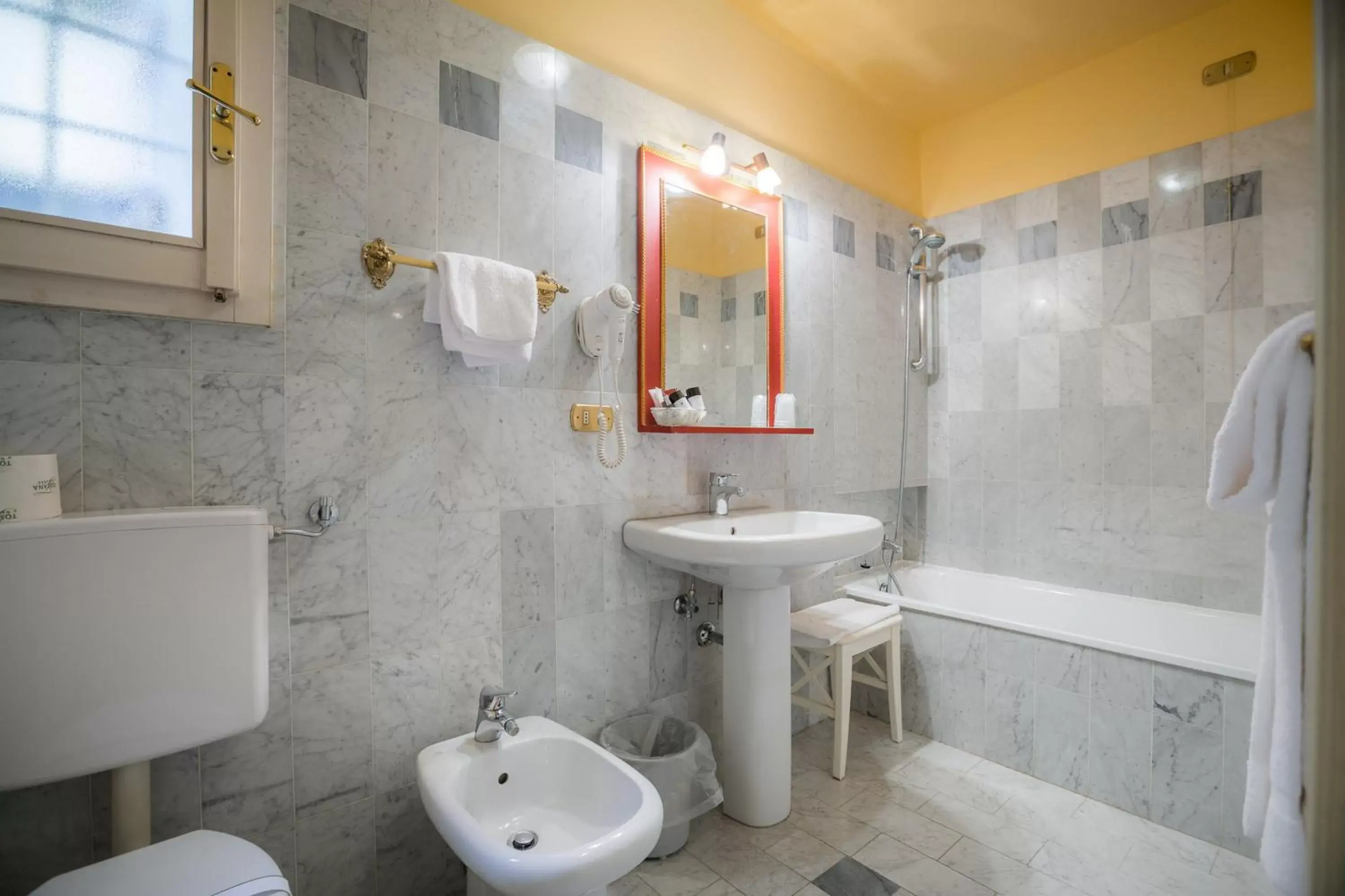 Bathroom in Hotel Torre Guelfa Palazzo Acciaiuoli