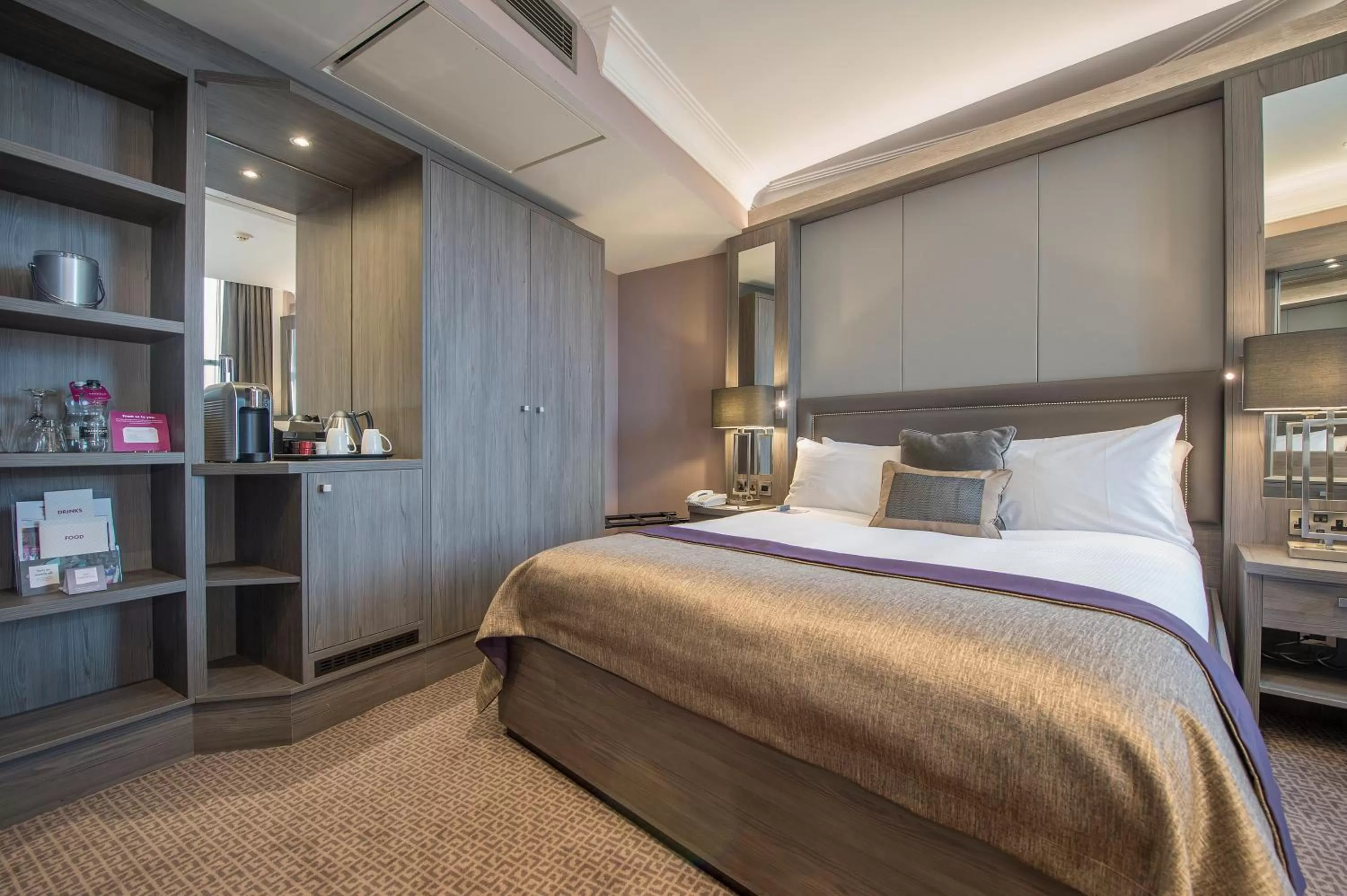 Photo of the whole room, Bed in Crowne Plaza - Sheffield by IHG