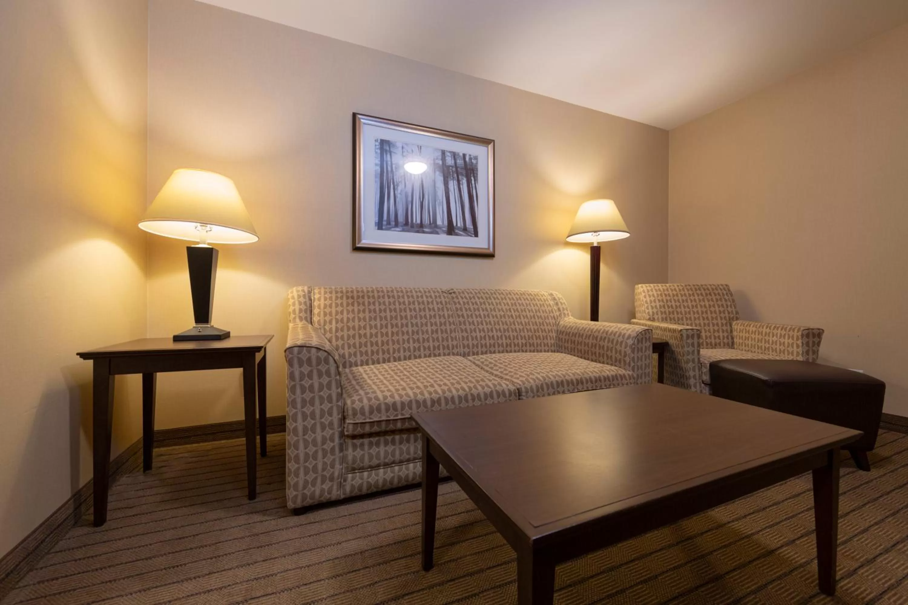 Living room in Bayview Hotel