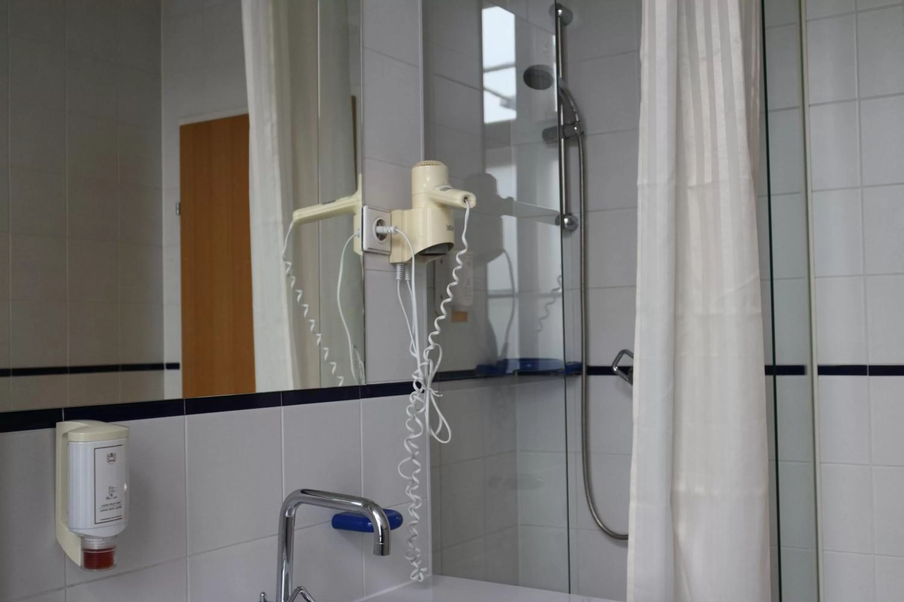 Bathroom in Kolbeck Rooms