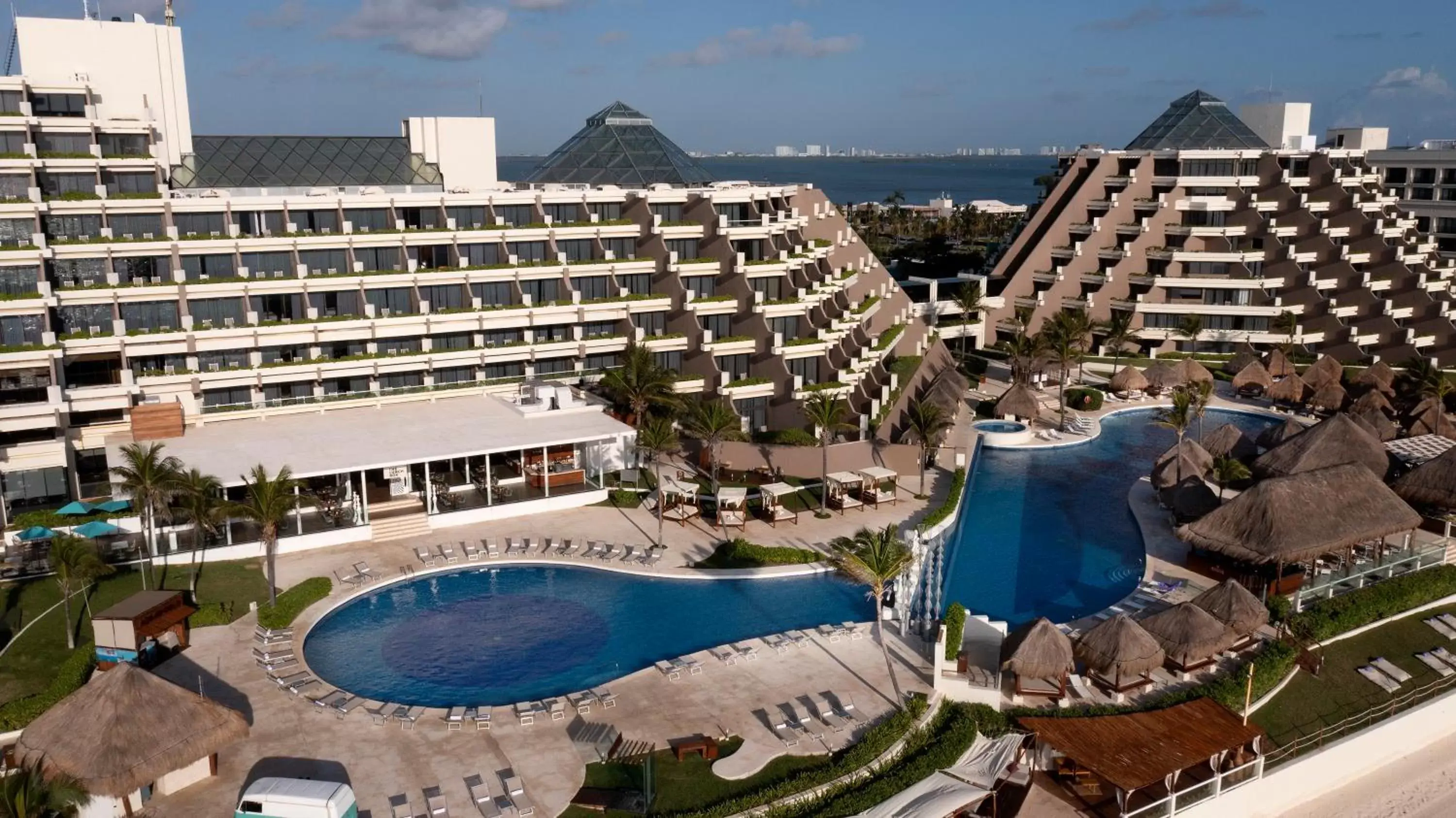 Swimming pool, Pool View in Paradisus Cancun All Inclusive