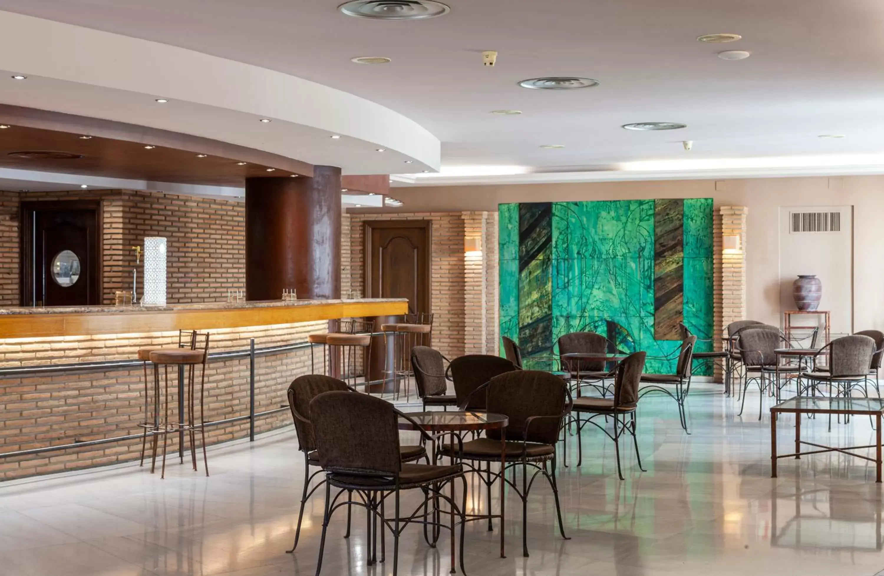 Restaurant/places to eat in Hotel Macià Alfaros Restaurant/places to eat in Hotel Macià Alfaros