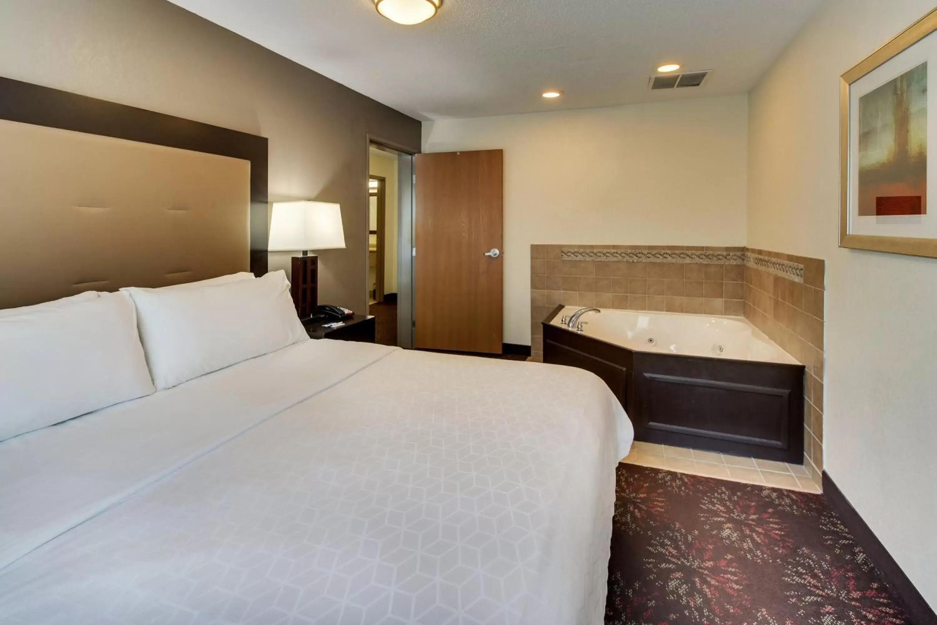 Photo of the whole room, Bed in Holiday Inn Express Hotel & Suites Lancaster-Lititz, an IHG Hotel