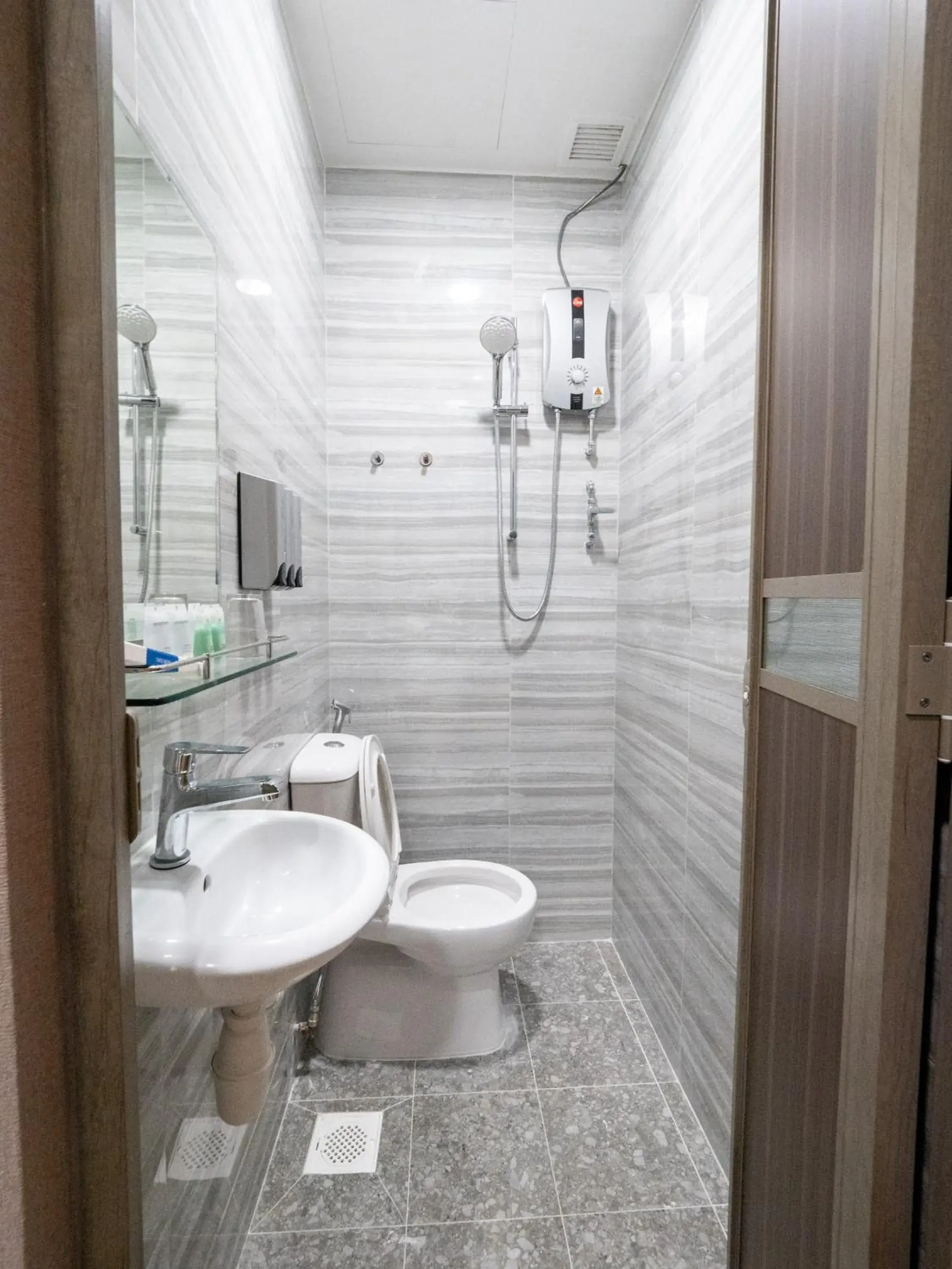 Shower, Bathroom in Snow Hotel Lavender