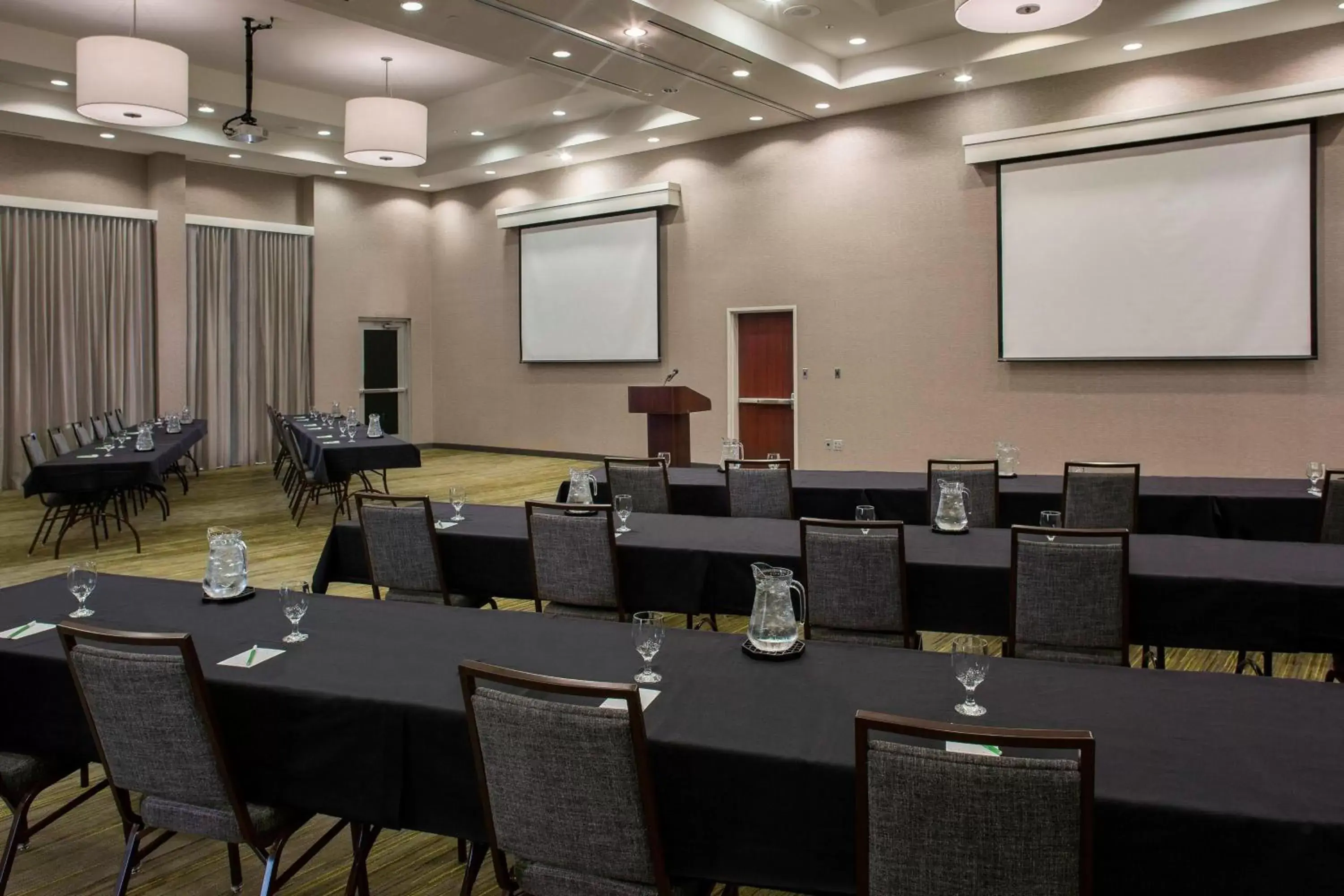 Meeting/conference room in Courtyard by Marriott Nashville Goodlettsville