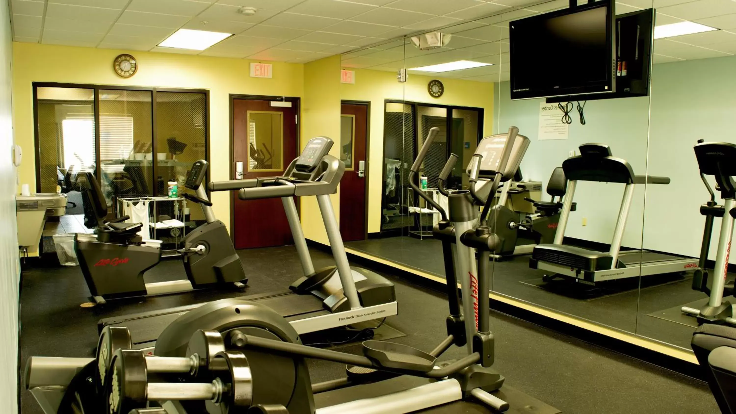 Spa and wellness centre/facilities, Fitness Center/Facilities in Holiday Inn Express Hotel & Suites Waller, an IHG Hotel