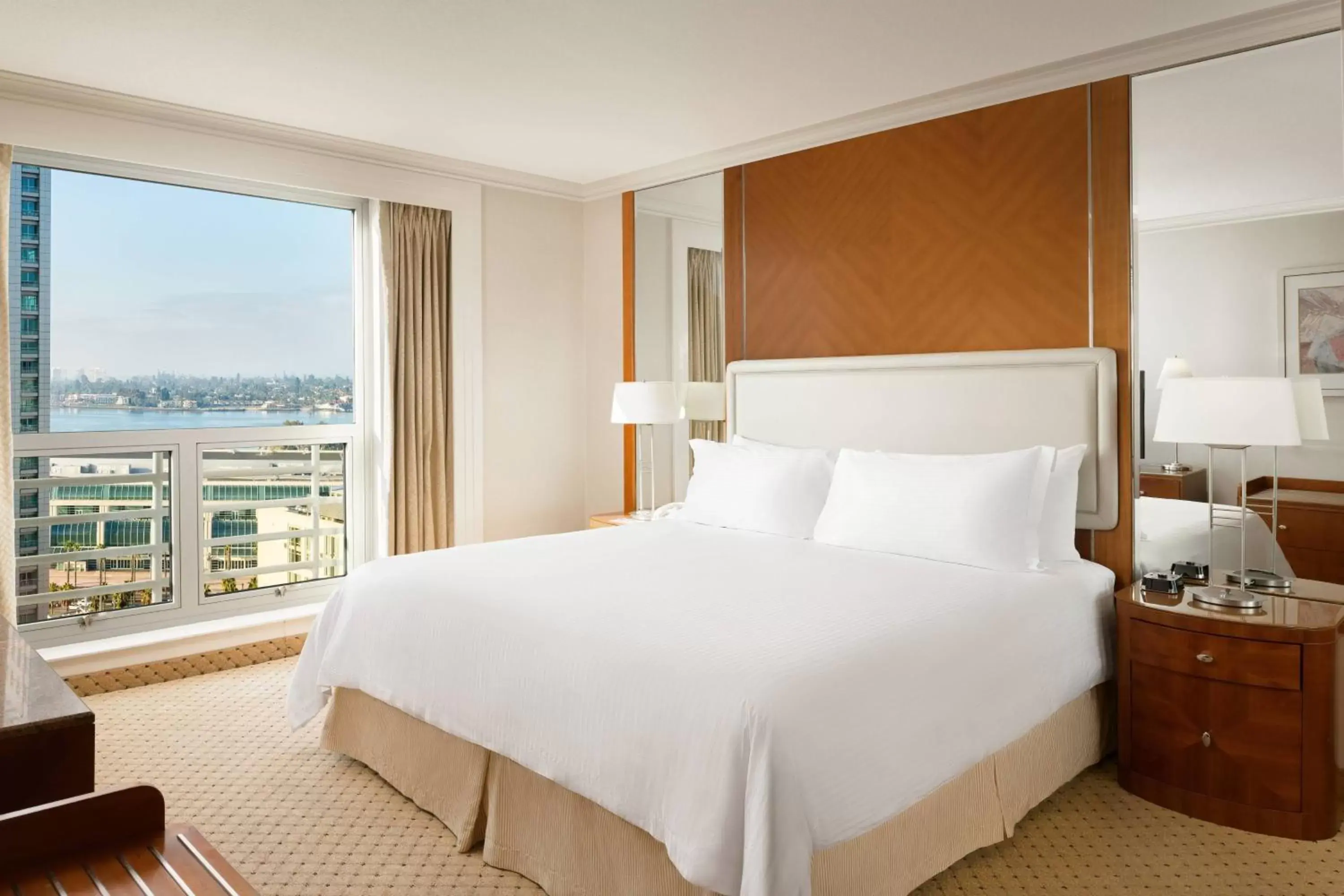 Photo of the whole room, Bed in San Diego Marriott Gaslamp Quarter - No Resort Fees